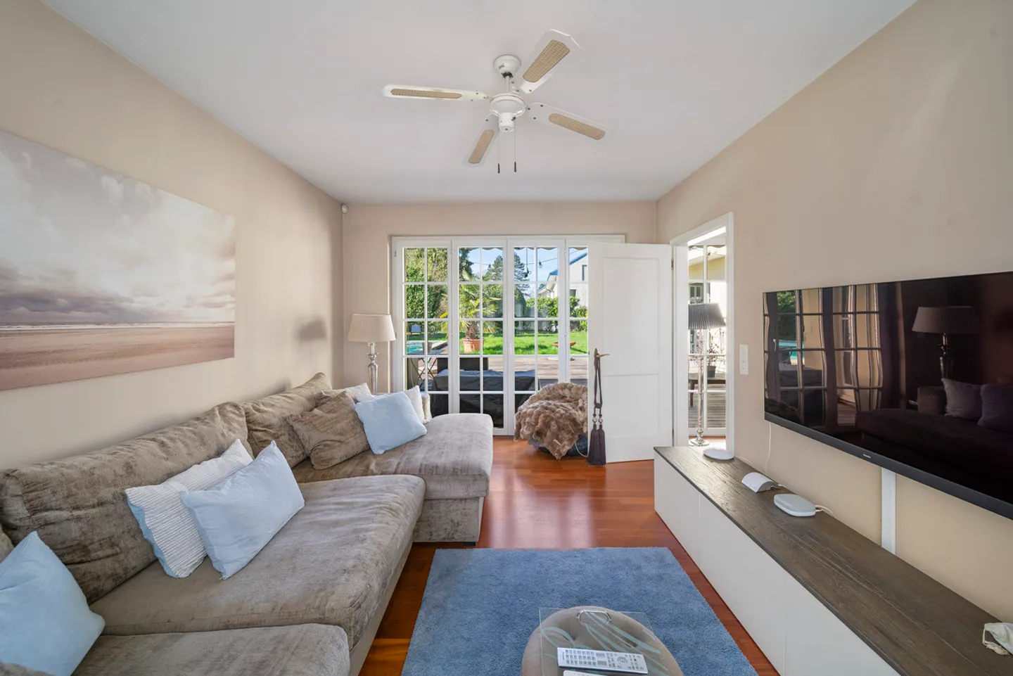 Detached single-family house with pool in Bruderholz - Photo 7 of 15