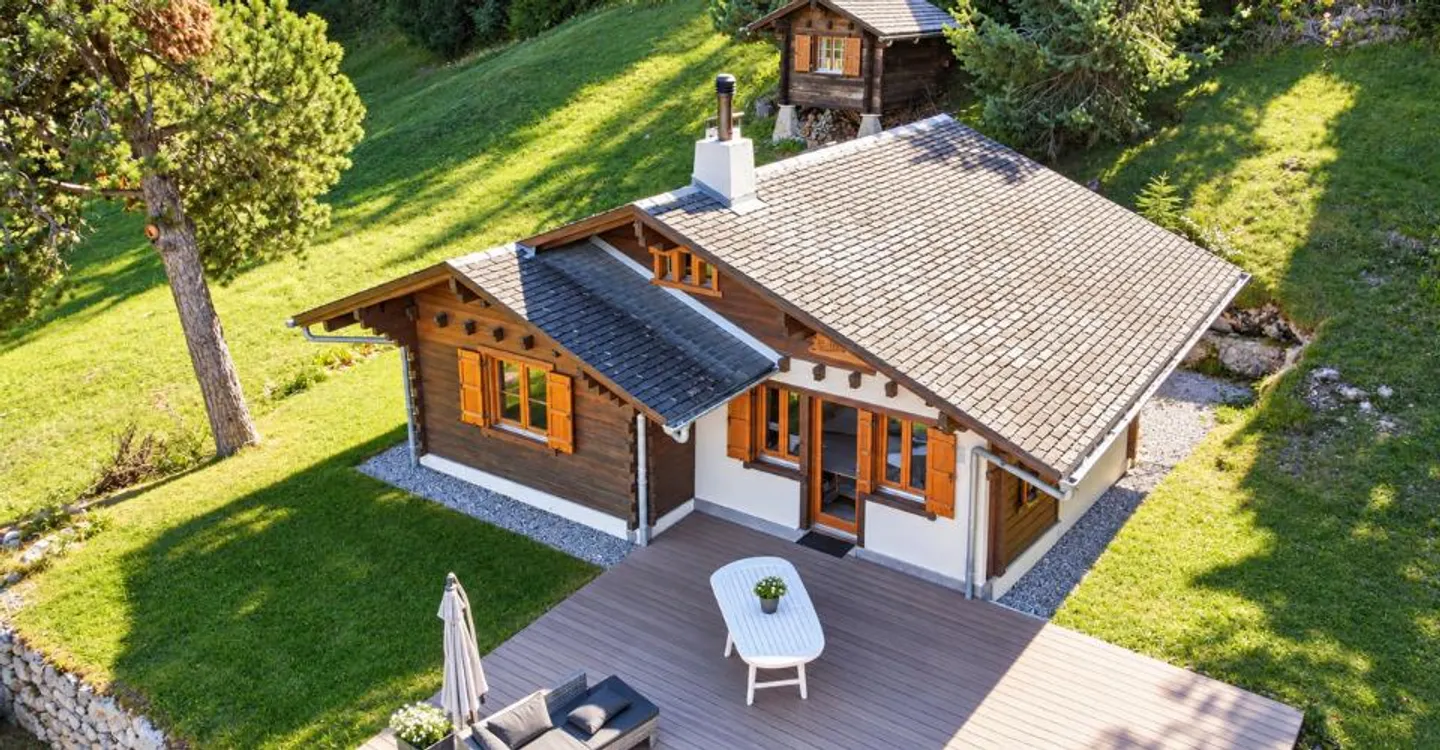 Chalet de 5.5 pièces un véritable refuge alpin au cœur de La Tzoumaz - Foto 1 di 12