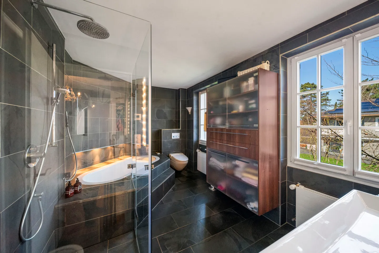 Detached single-family house with pool in Bruderholz - Photo 11 of 15