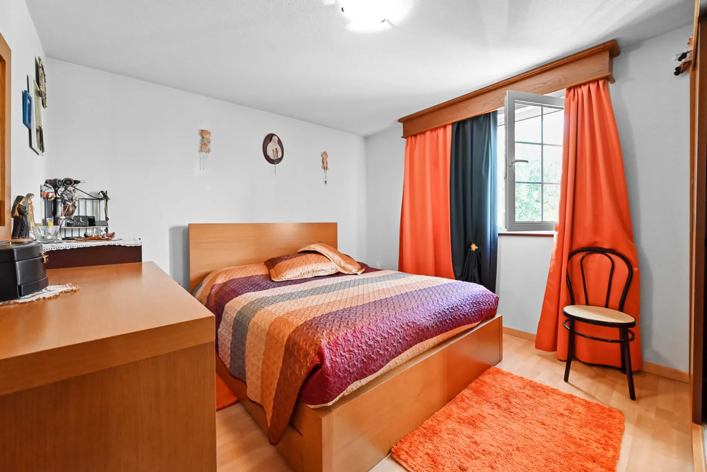 SAINT-LEGIER - SPACIOUS INDIVIDUAL VILLA WITH 2 APARTMENTS - Photo 6 of 13
