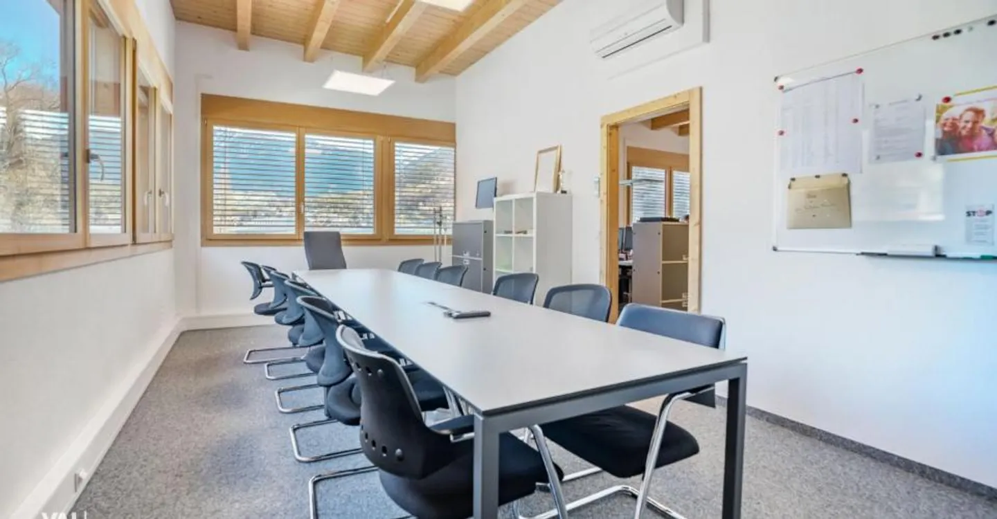 Ampia sala commerciale per un uso commerciale diversificato in posizione privilegiata - Foto 7 di 11