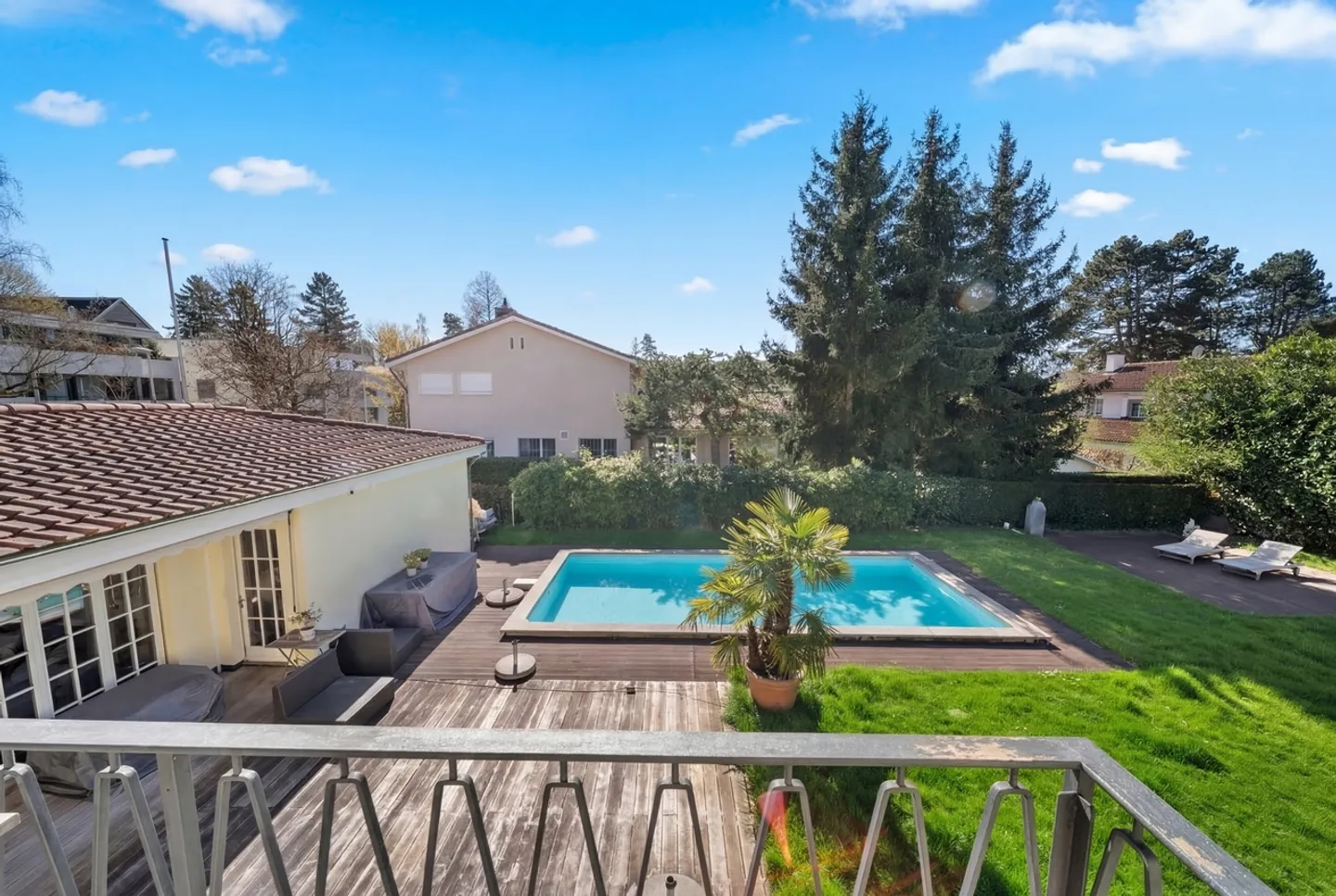 Detached single-family house with pool in Bruderholz - Photo 12 of 15