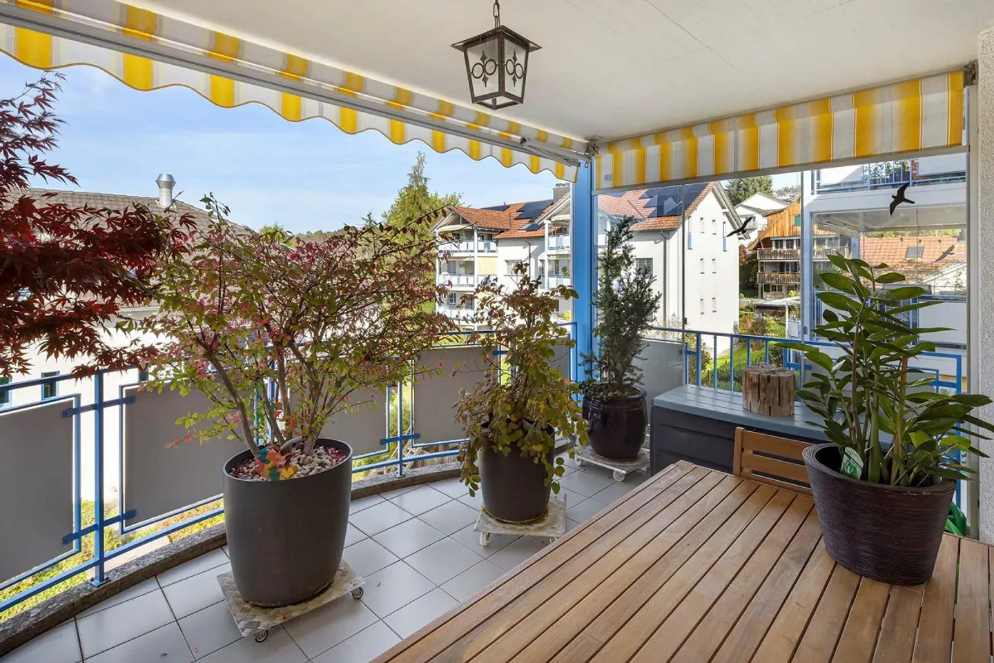 Zentrale, ruhige Wohnoase mit Sonnenbalkon und tiefem Steuerfuss - Foto 11 von 13