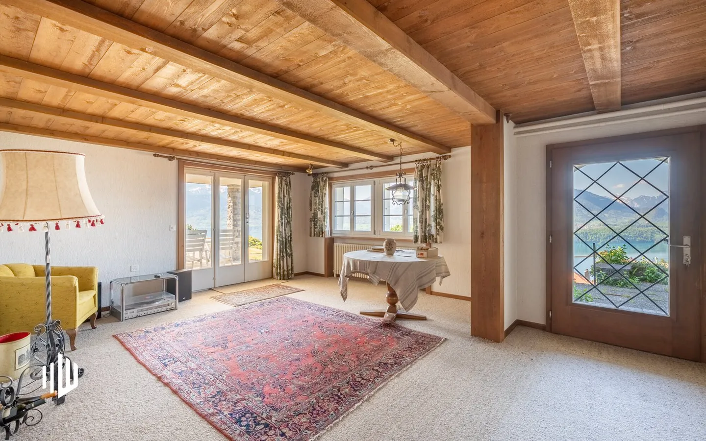 ImmoWyss - Chalet with a View & Land Reserve above Lake Thun - Photo 3 of 13