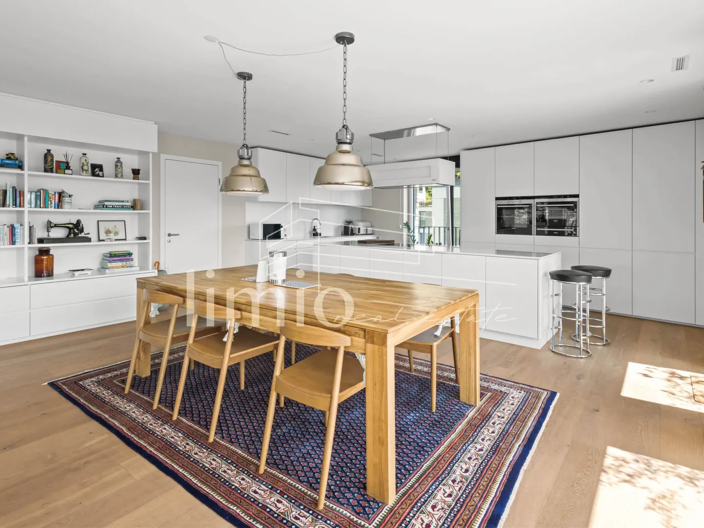 HIGH-END Attic Maisonette with Lake View - Stylish Living on the Gold Coast - Photo 9 of 20