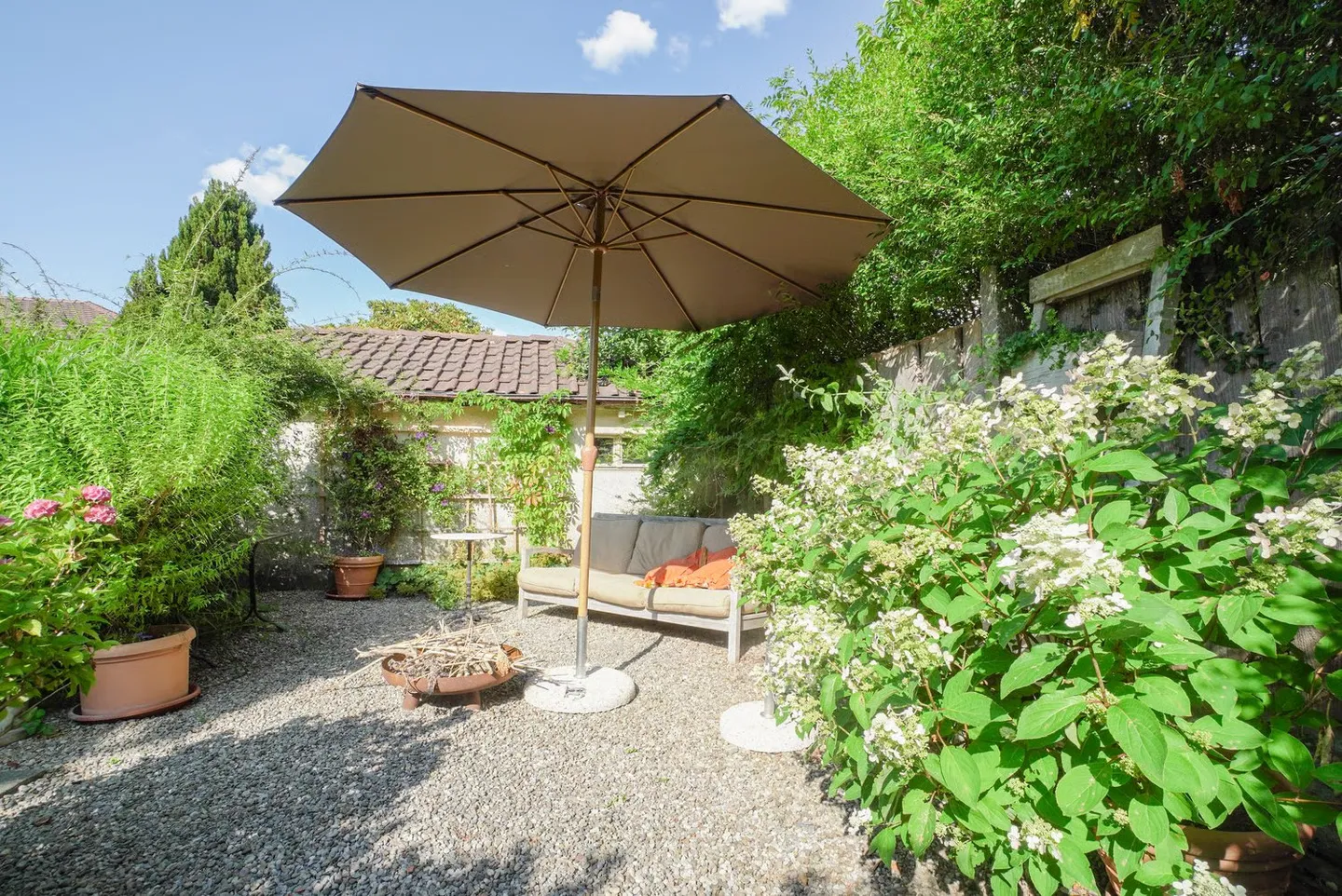 Duplex spacieux avec jardin magnifique - Photo 2 sur 21