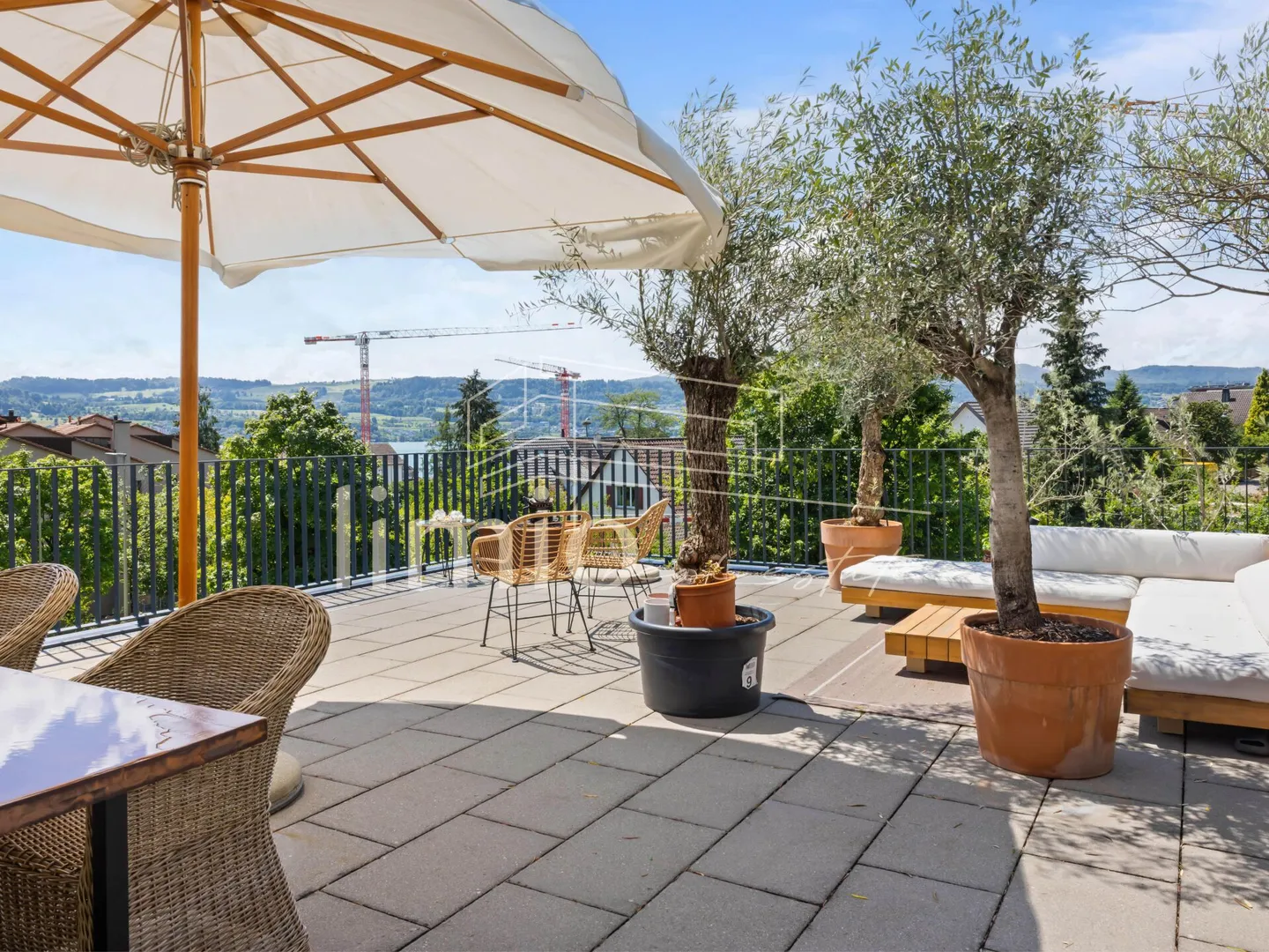 HIGH-END Attic Maisonette with Lake View - Stylish Living on the Gold Coast - Photo 19 of 20