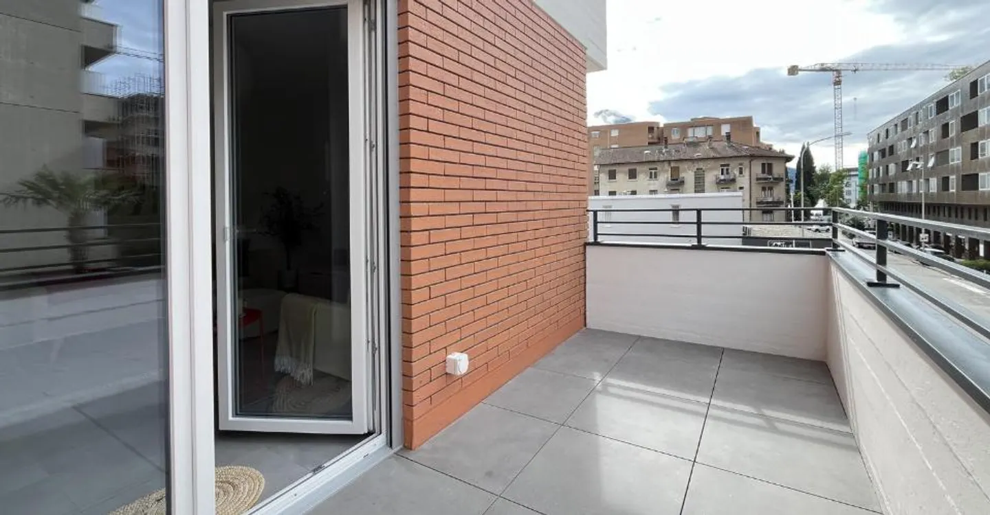 WE RENT IN A RECENTLY RENOVATED BUILDING - Photo 8 of 12