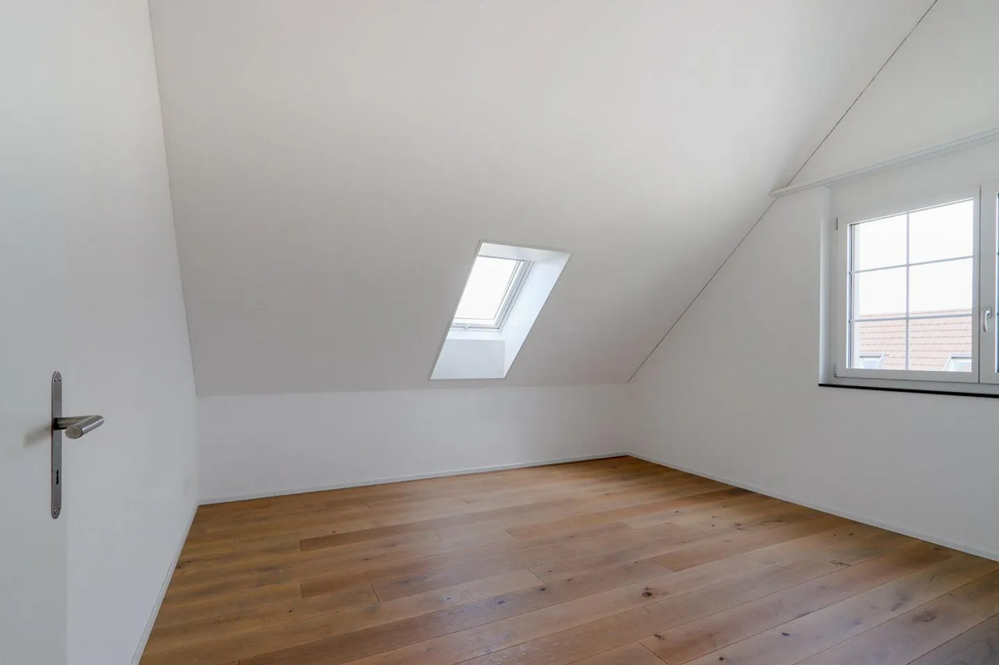 Confort de vie moderne avec des finitions de haute qualité et un agencement réfléchi... - Photo 5 sur 11