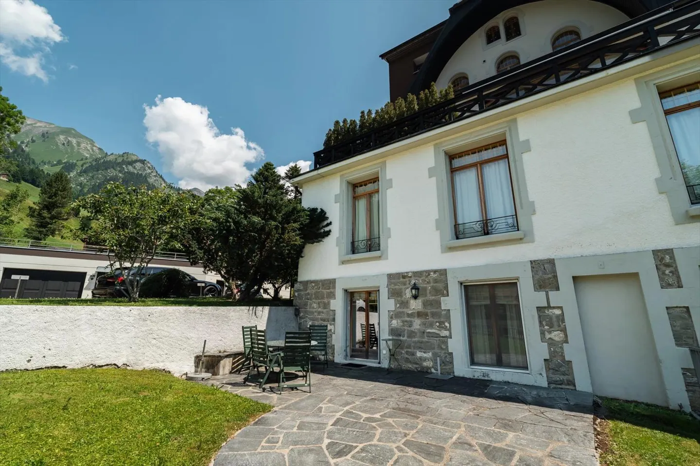 Elegance restored in a palace transformed into a residence. - Photo 11 of 12