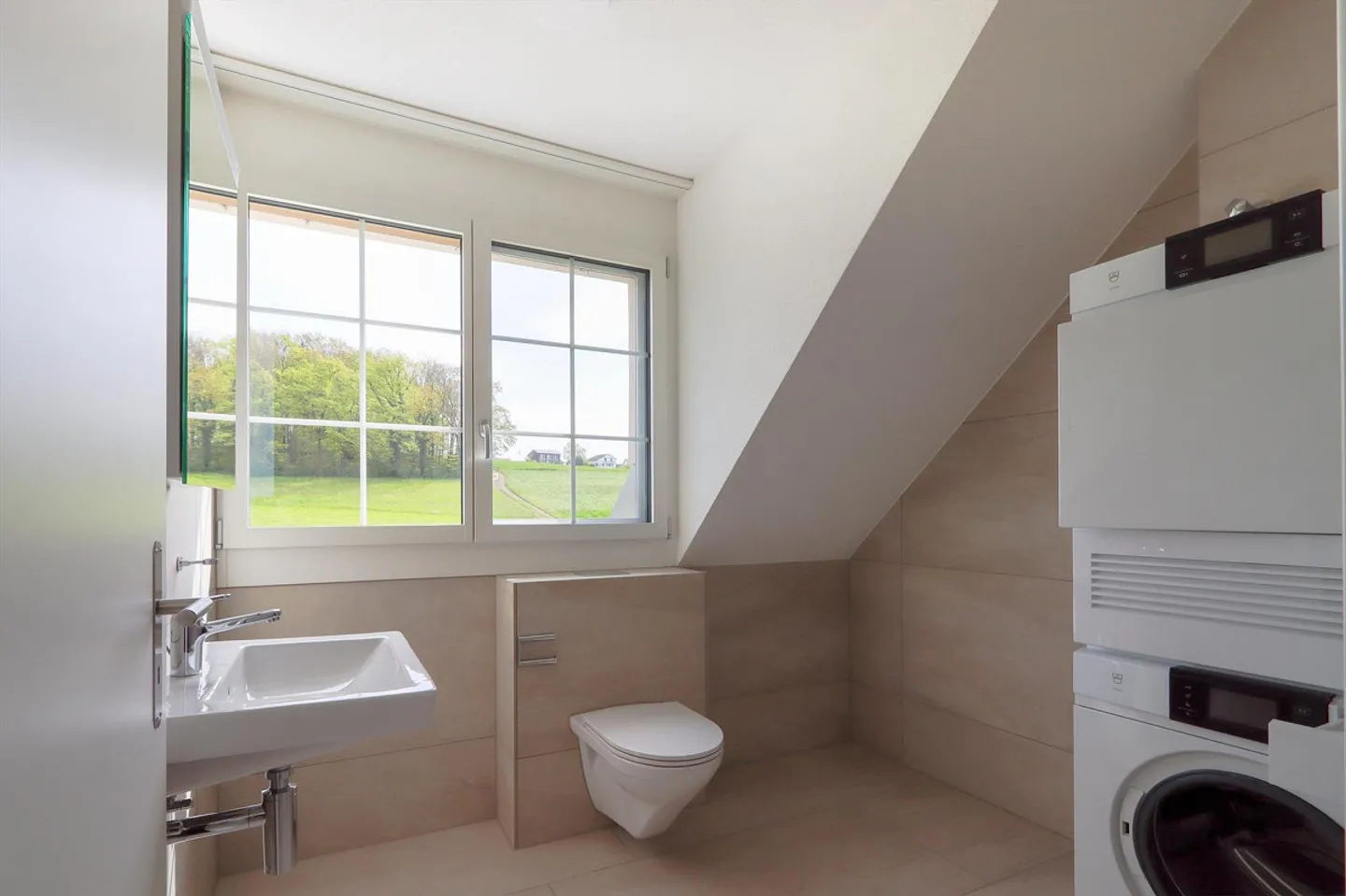 Confort de vie moderne avec des finitions de haute qualité et un agencement réfléchi... - Photo 8 sur 11