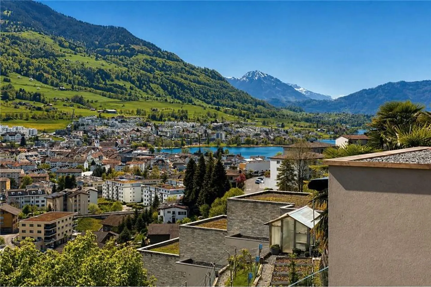 Incantevole sogno familiare con vista mozzafiato su Rigi, Lago di Lucerna e le Alpi - Foto 1 di 4