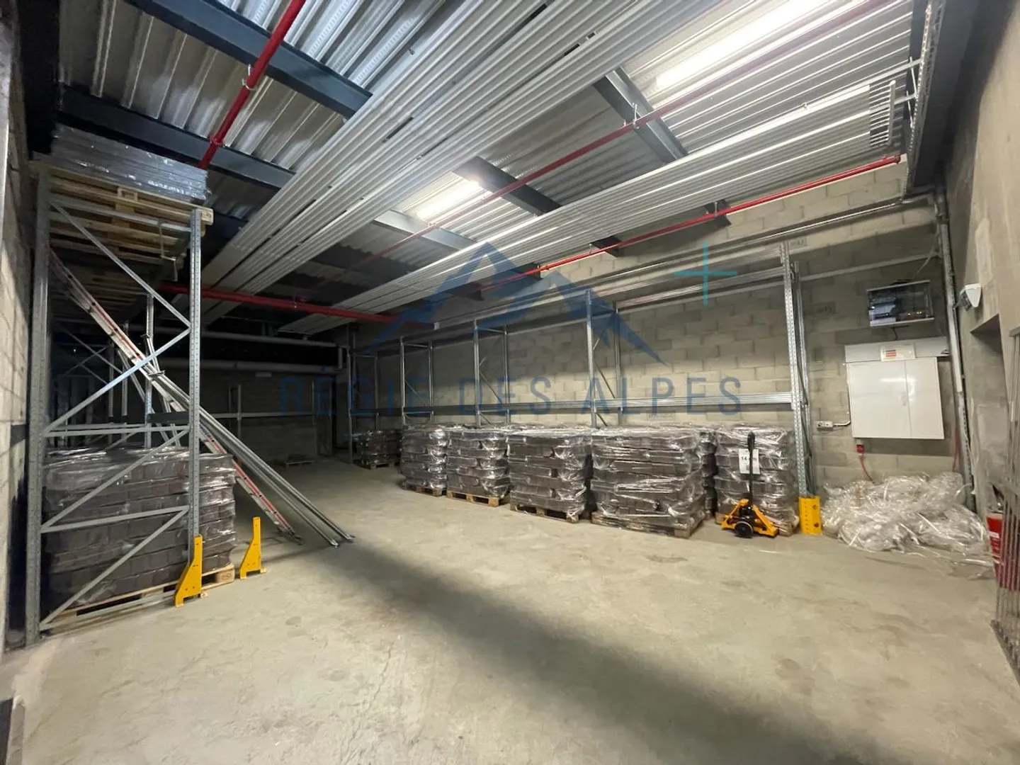 Modern Office and Storage Space - Photo 4 of 5