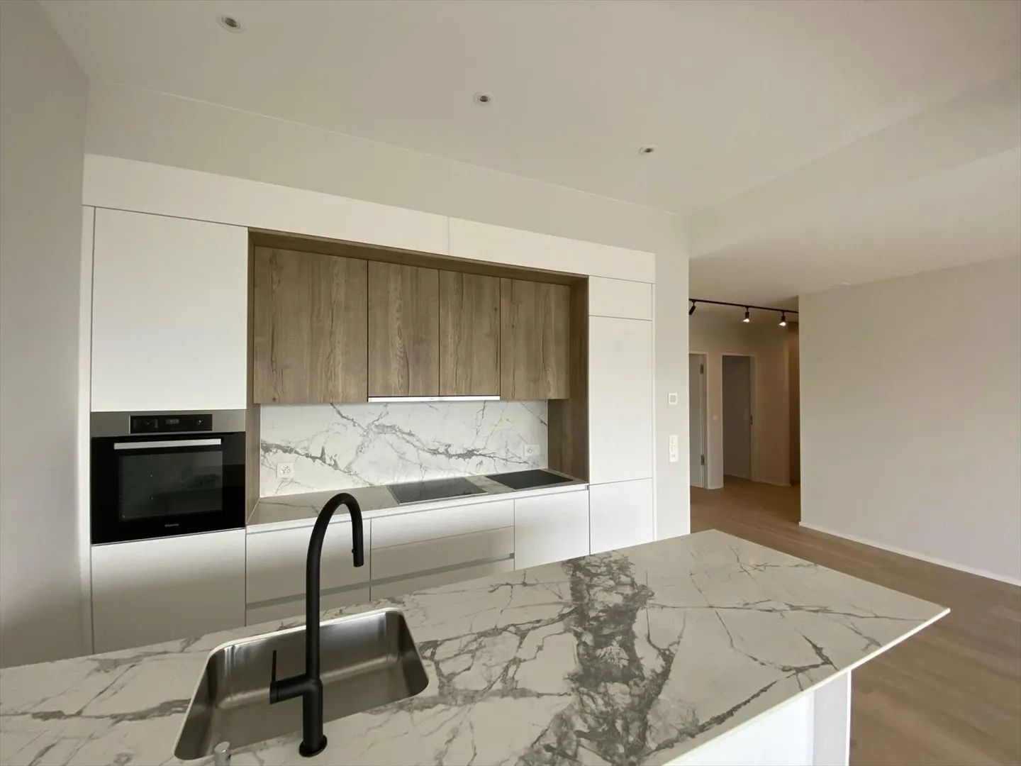 Appartement à louer - Photo 2 sur 12