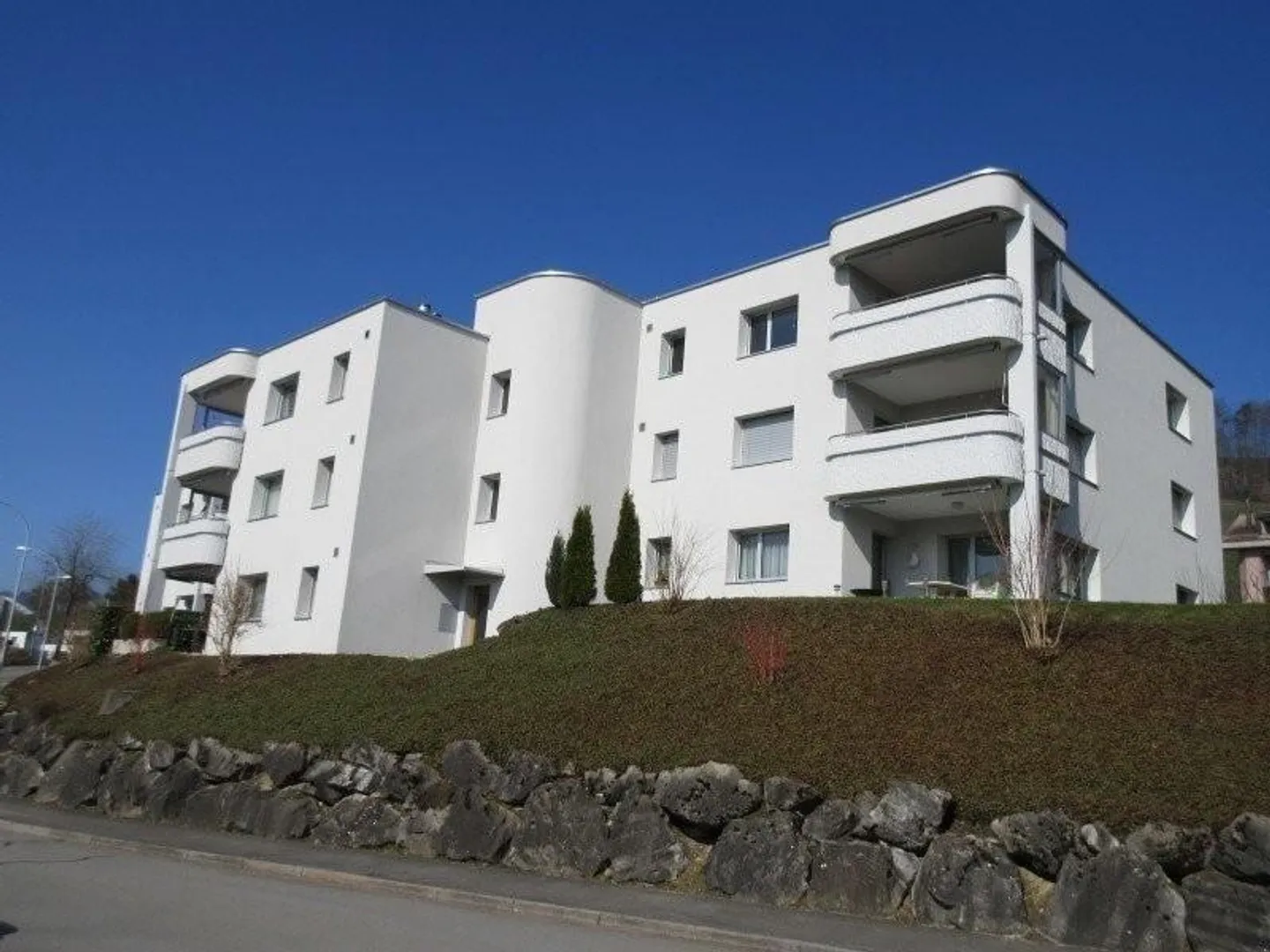 Wohnung mit Gartensitzplatz - Foto 1 von 8