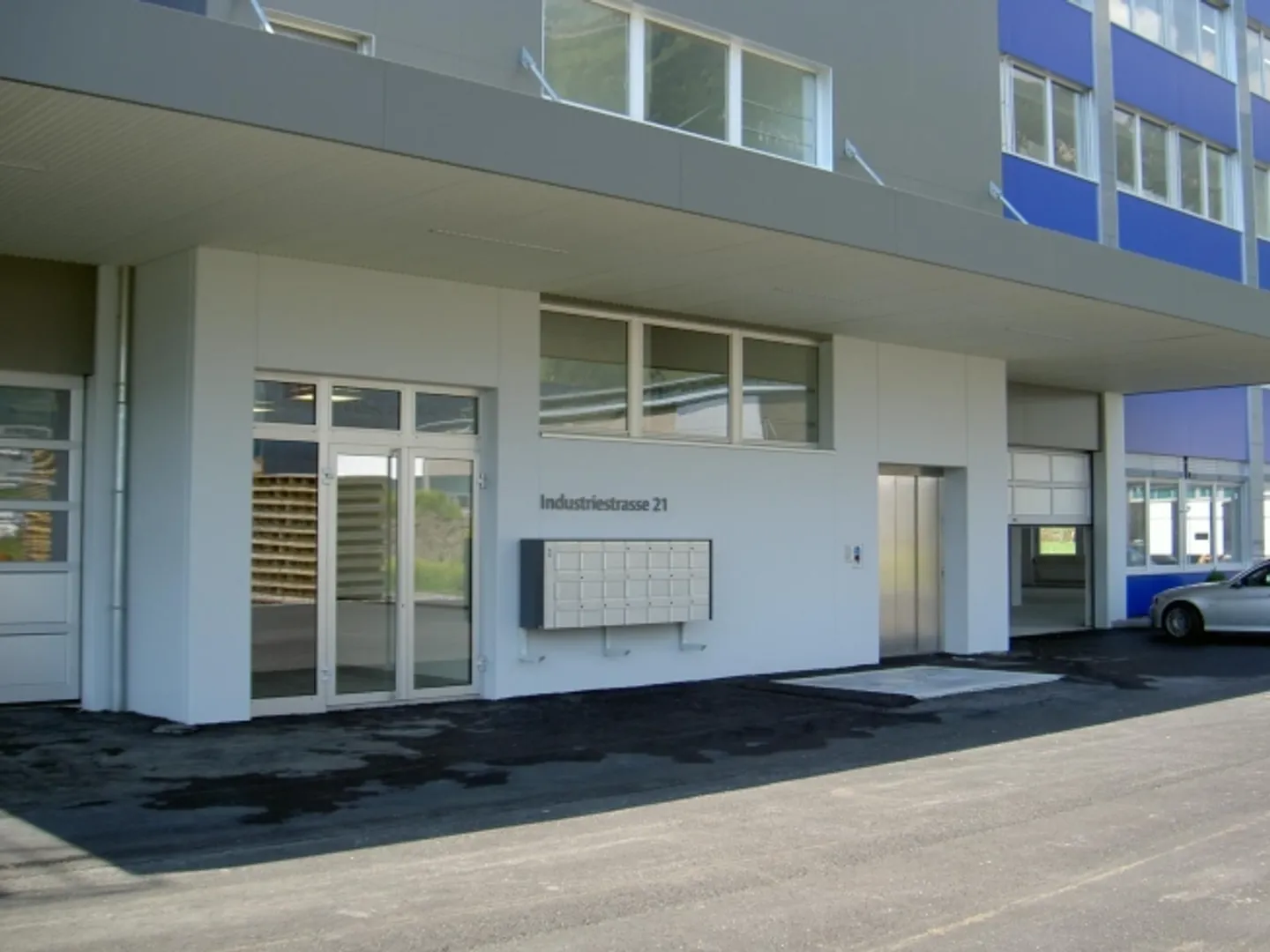 Spazio commerciale ad Alpnach Dorf - Foto 1 di 4