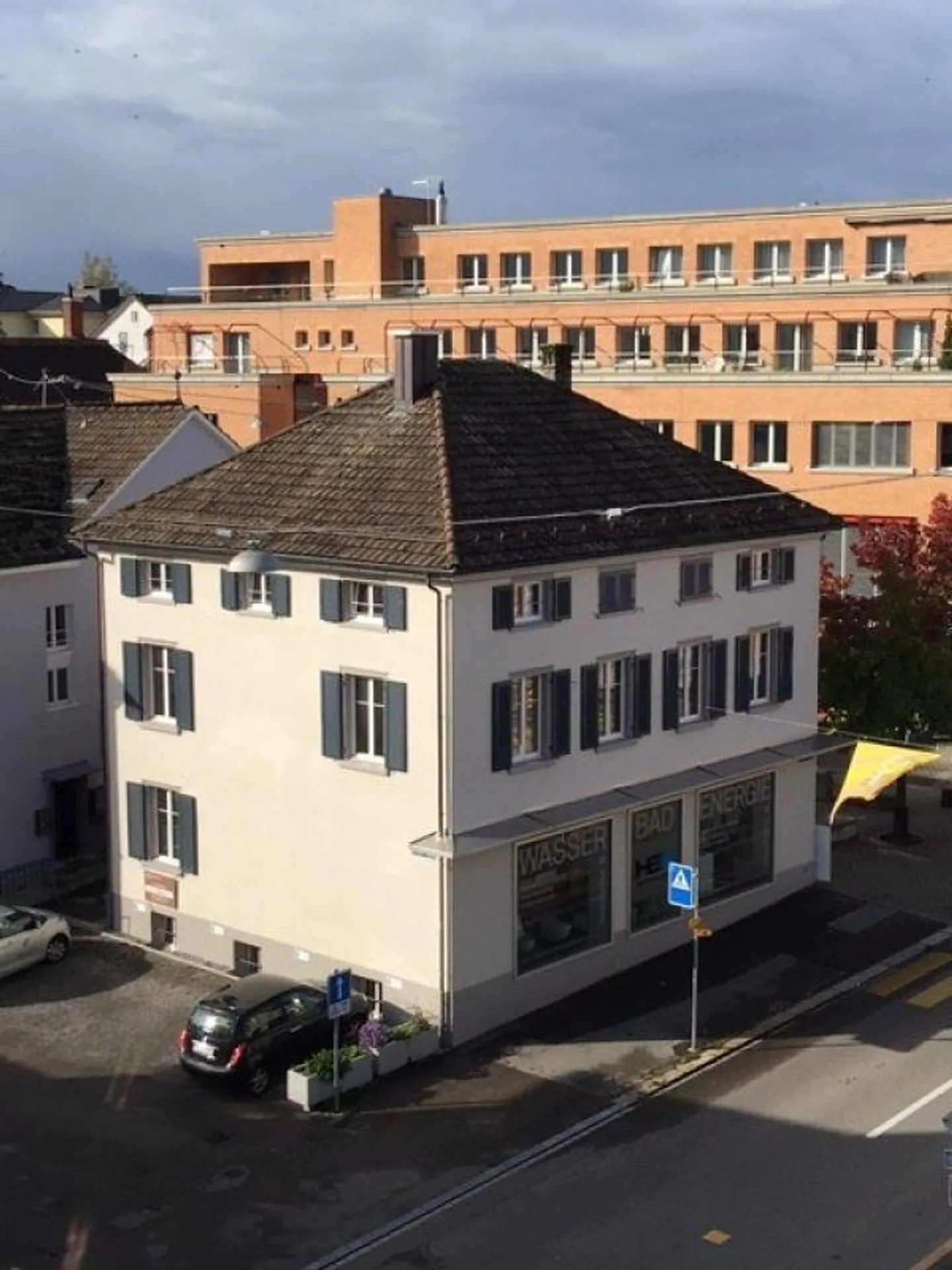 MOVE IN, FEEL GOOD & BENEFIT - 1 NET RENT FREE! - Photo 1 of 10