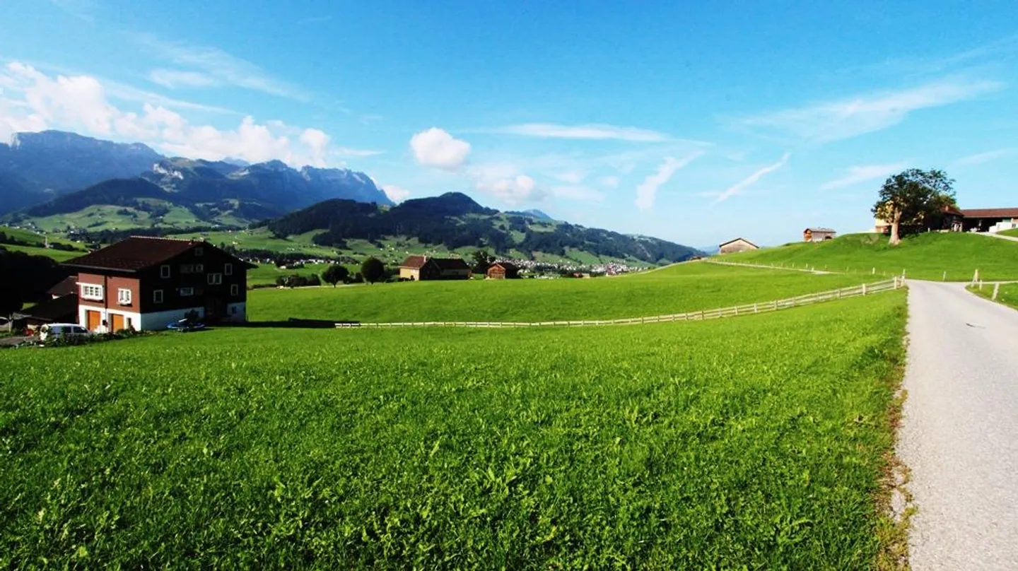Appartamento attraente di 3 1/2 locali in una bella e panoramica posizione - Foto 1 di 6