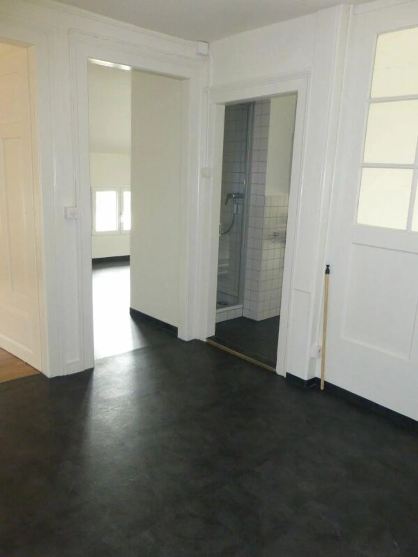 MOVE IN, FEEL GOOD & BENEFIT - 1 NET RENT FREE! - Photo 6 of 10