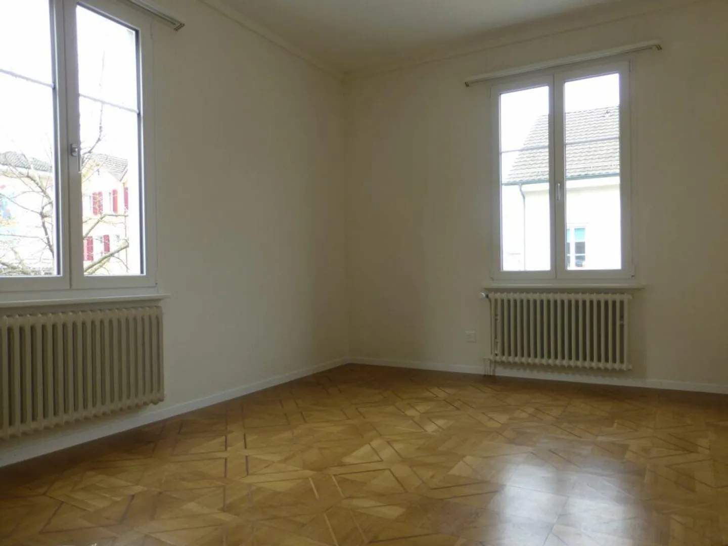 MOVE IN, FEEL GOOD & BENEFIT - 1 NET RENT FREE! - Photo 8 of 10