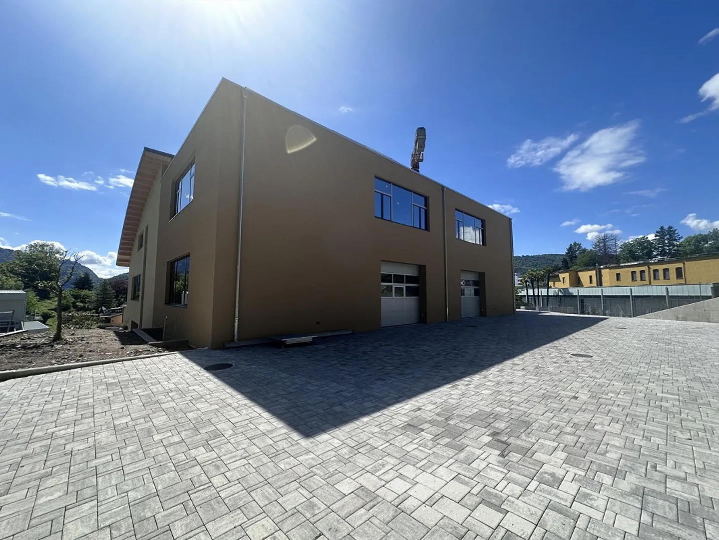 LATEST COMMERCIAL PROPERTY WITH 2670 SQM IN VACALLO - Photo 4 of 13
