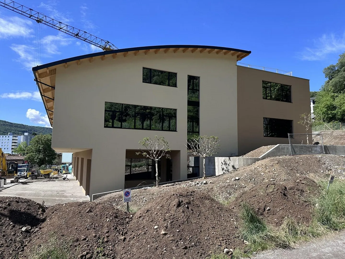 LATEST COMMERCIAL PROPERTY WITH 2670 SQM IN VACALLO - Photo 1 of 13