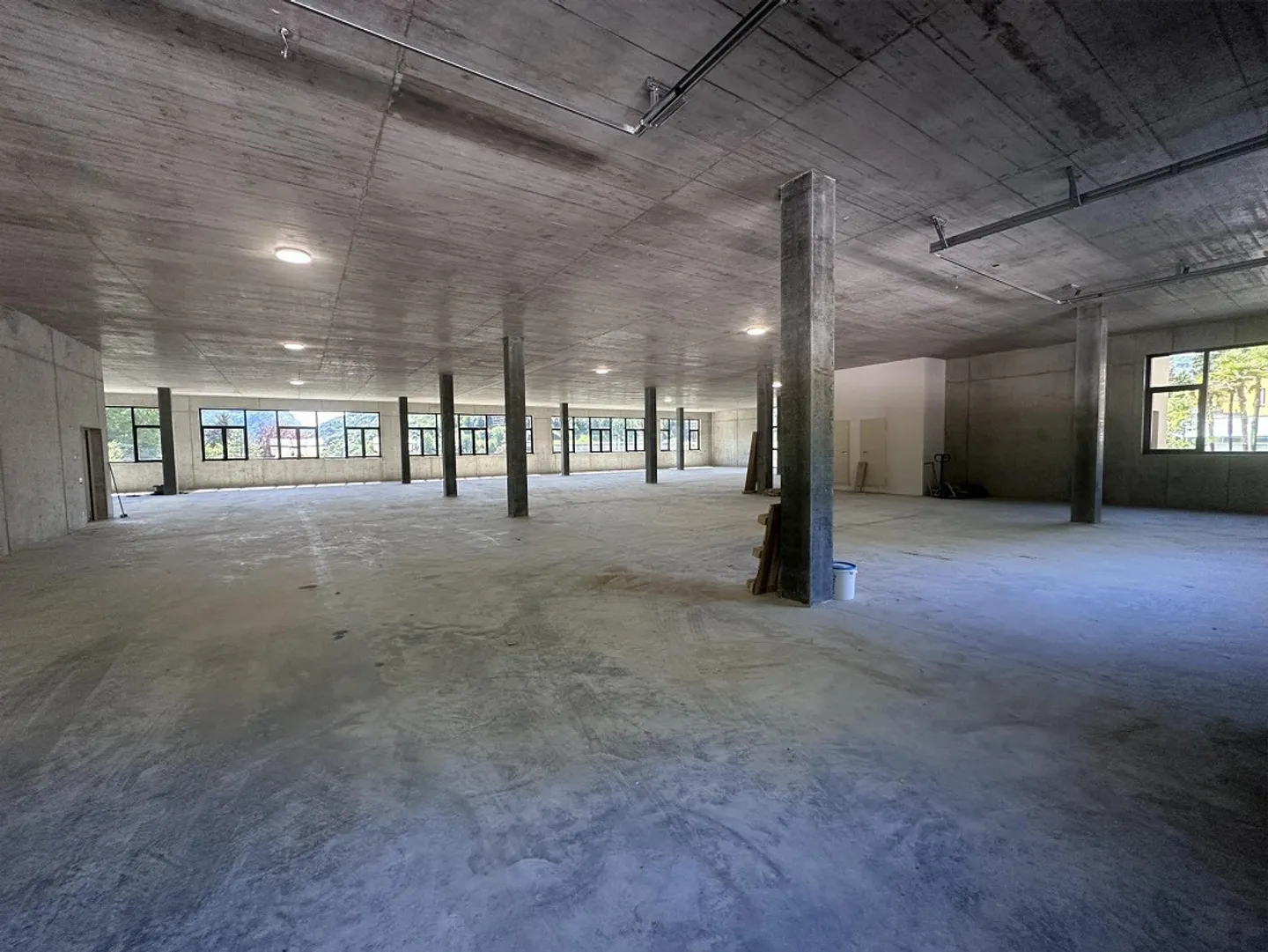 LATEST COMMERCIAL PROPERTY WITH 2670 SQM IN VACALLO - Photo 13 of 13