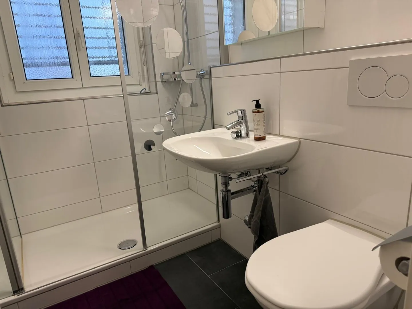 Cozy 1-Bedroom Apartment - Photo 13 of 13