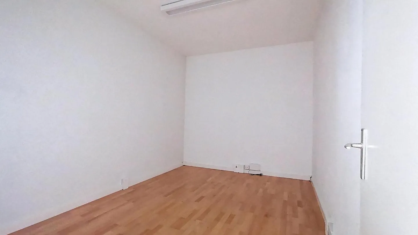 Commercial Location - Photo 4 of 7