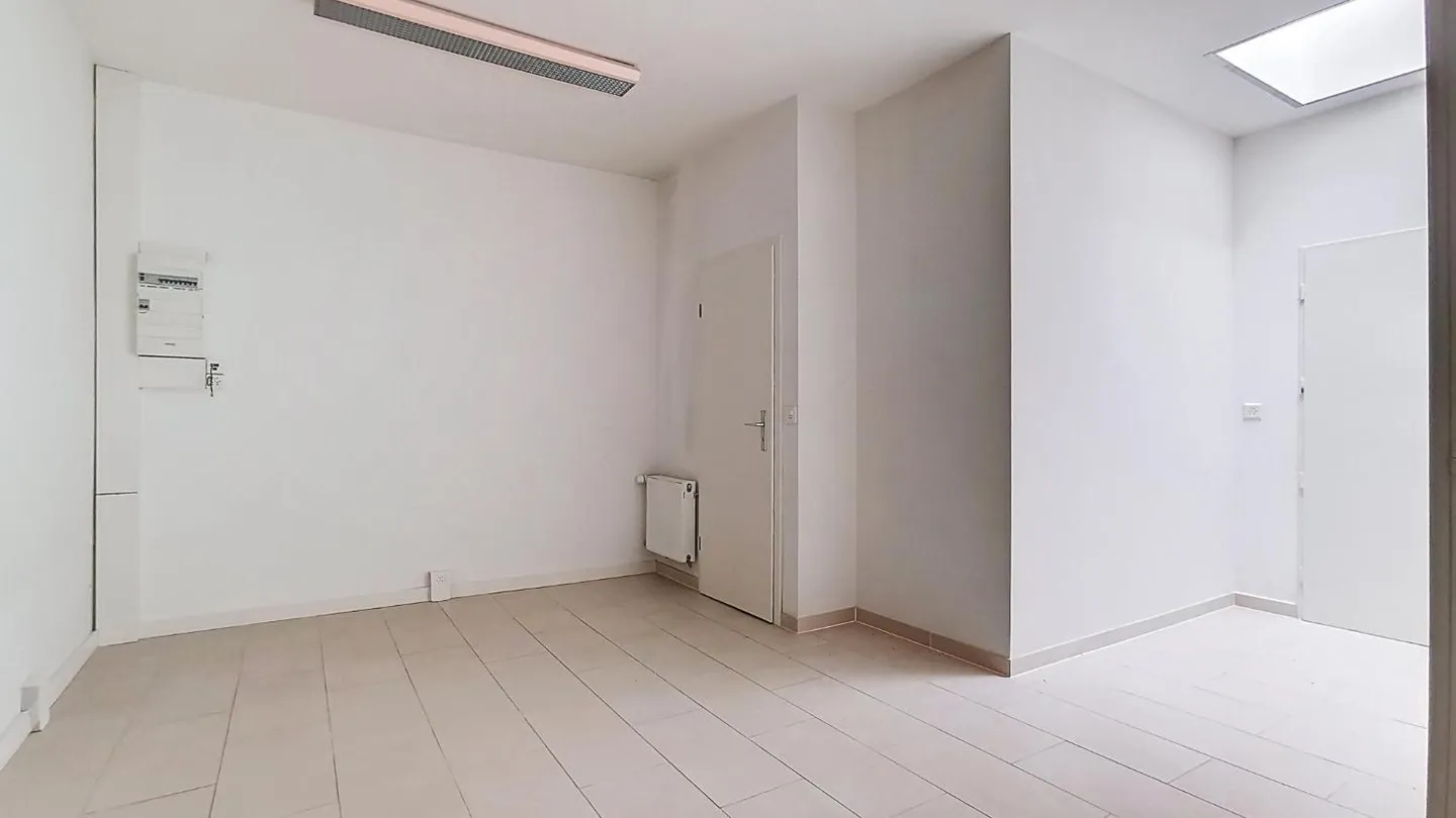 Commercial Location - Photo 5 of 7