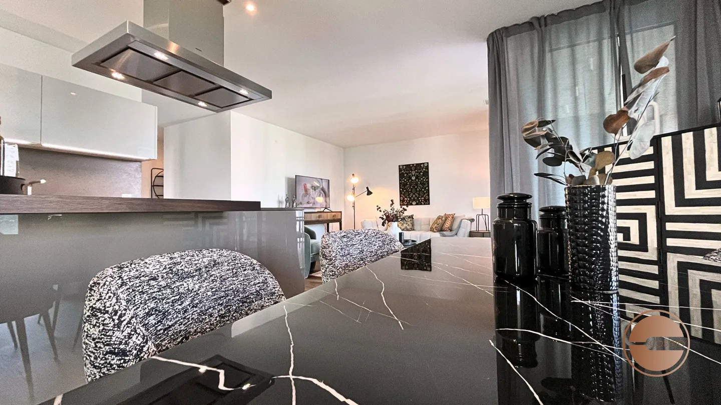 Appartement Luxueux avec Vue - Photo 4 sur 16