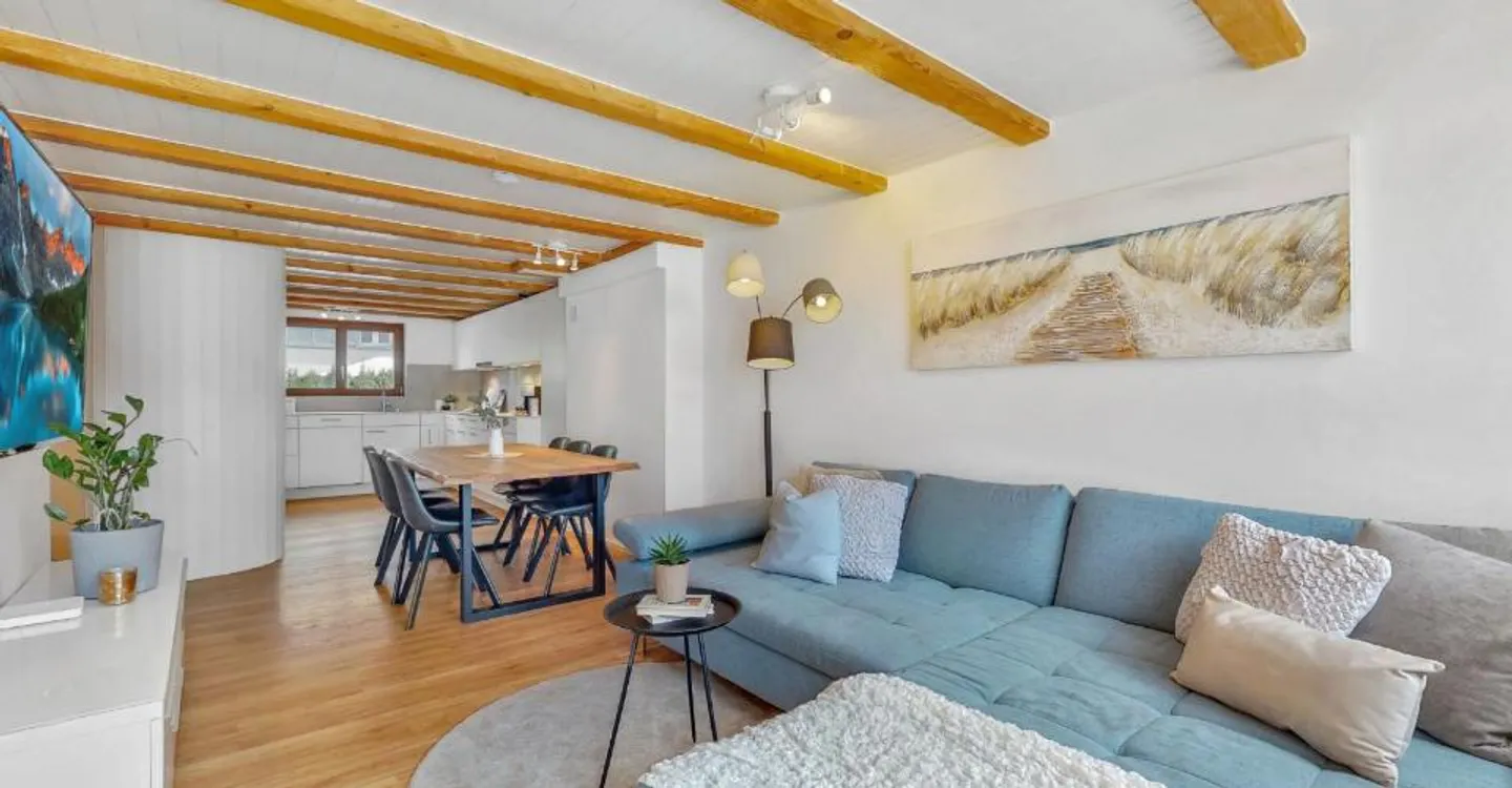 Charmantes 5.5-Zimmer-Reihenhaus in Niederuzwil  Ihr neues Familienglück! - Photo 1 of 13