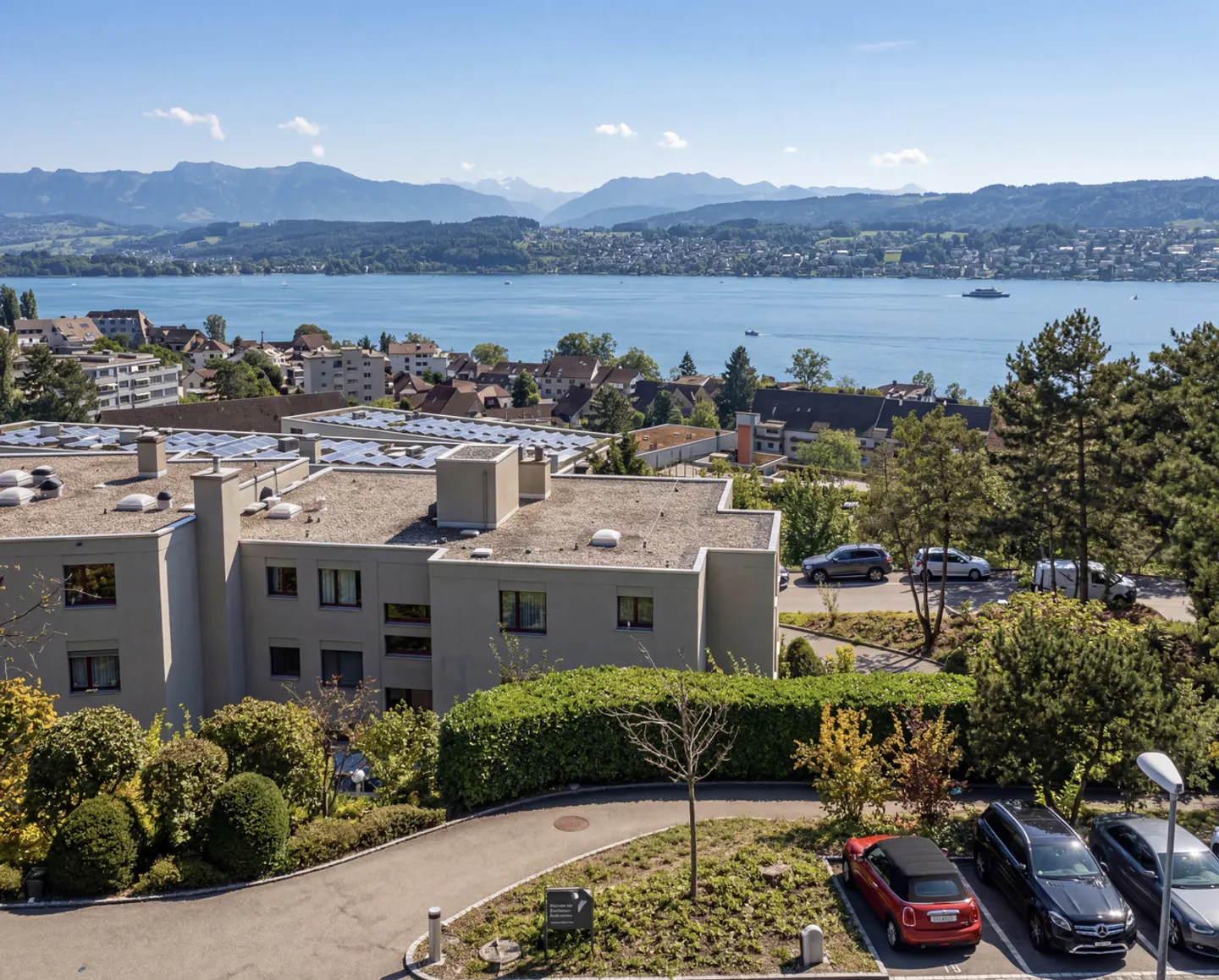 Living above Lake Zurich: with mountain and lake view in Feldmeilen - Photo 12 of 13