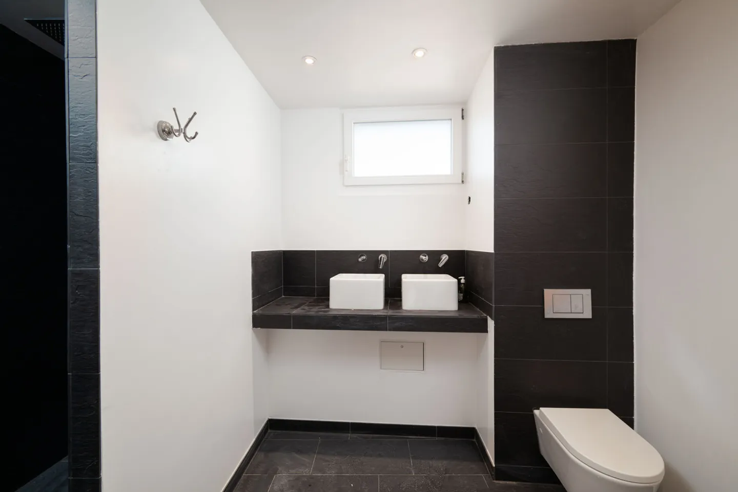 Beautiful renovated apartment in a village building - Photo 11 of 14