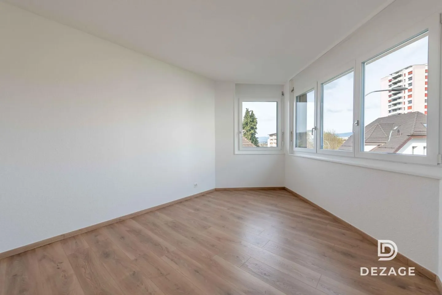 Spacious renovated family apartment with lake view and independent studio for rent - Photo 7 of 13