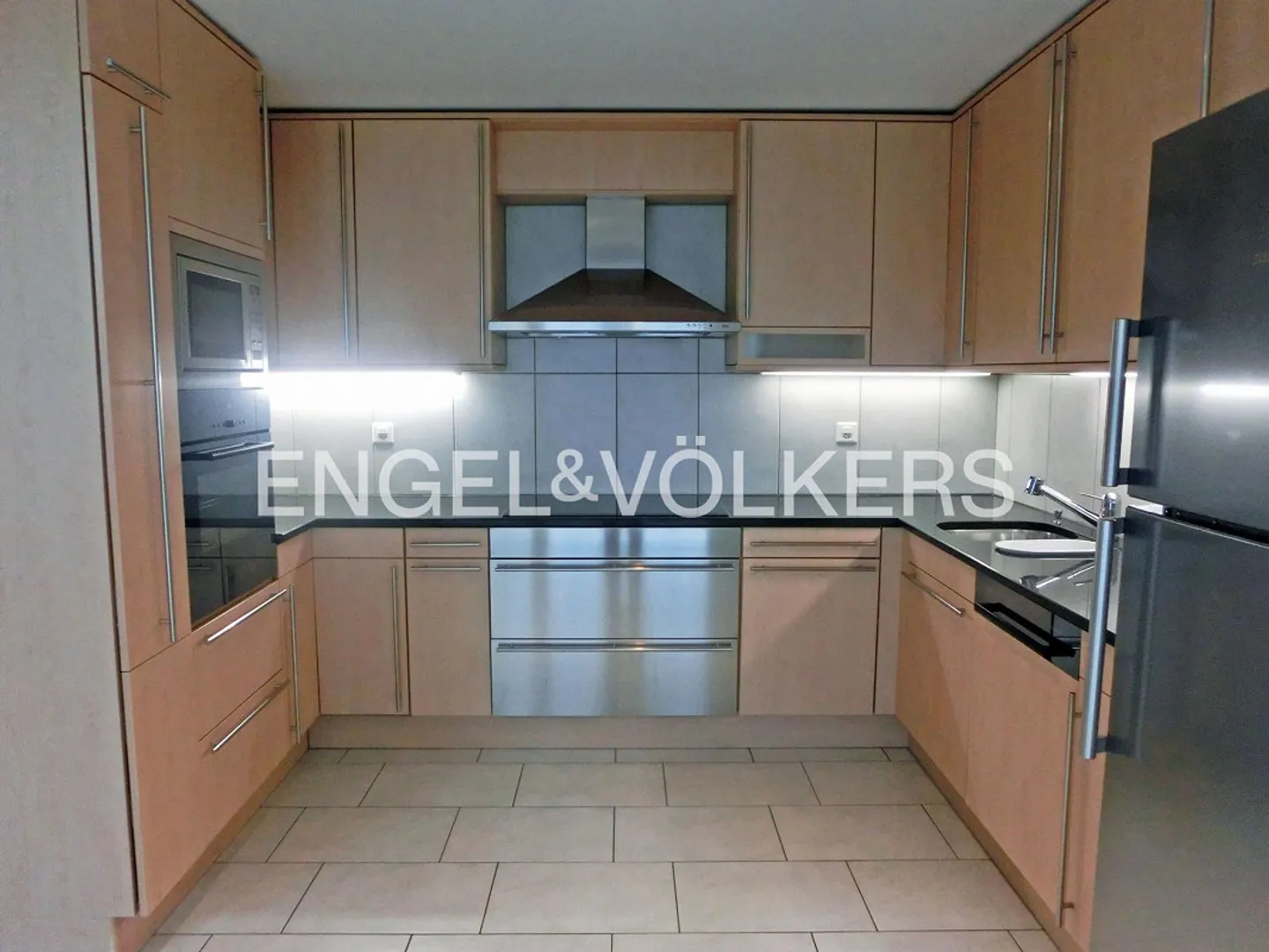 Appartamento duplex di 6,5 stanze in posizione privilegiata a Visp - Foto 2 di 11