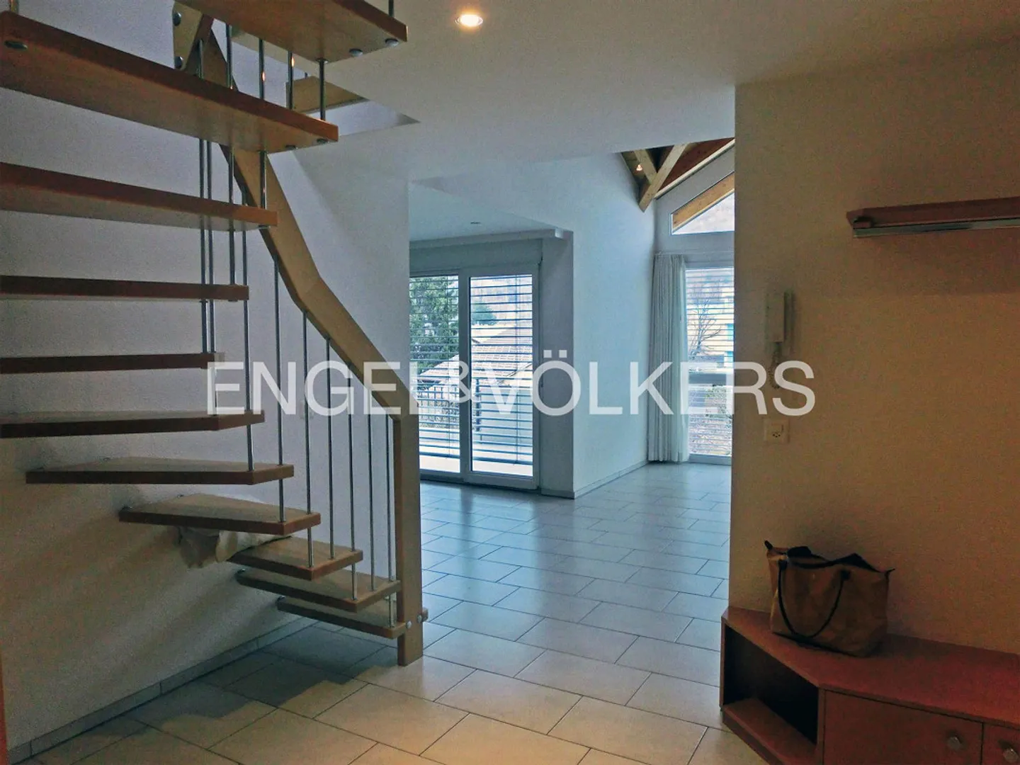 Appartamento duplex di 6,5 stanze in posizione privilegiata a Visp - Foto 4 di 11