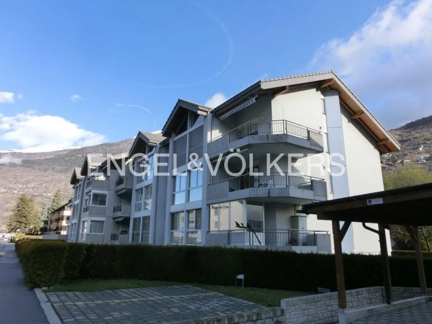 Appartamento duplex di 6,5 stanze in posizione privilegiata a Visp - Foto 1 di 11
