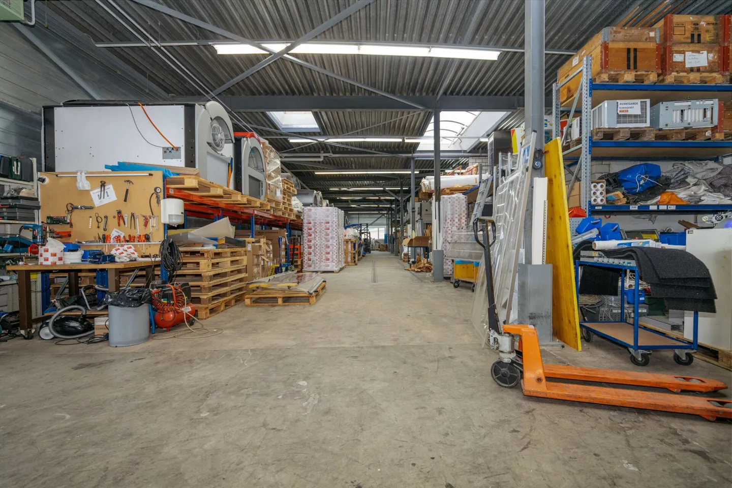 Attractive commercial and storage space with 400 m² - Photo 1 of 20