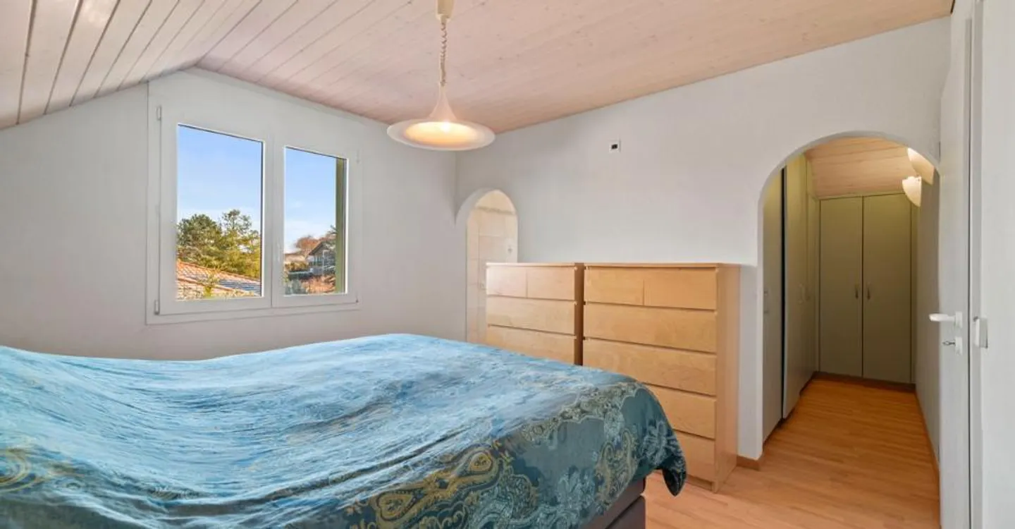 A deux pas d'Estavayer-le-Lac : villa avec piscine, sauna et 4 chambres sur 910 m² - Foto 8 von 13