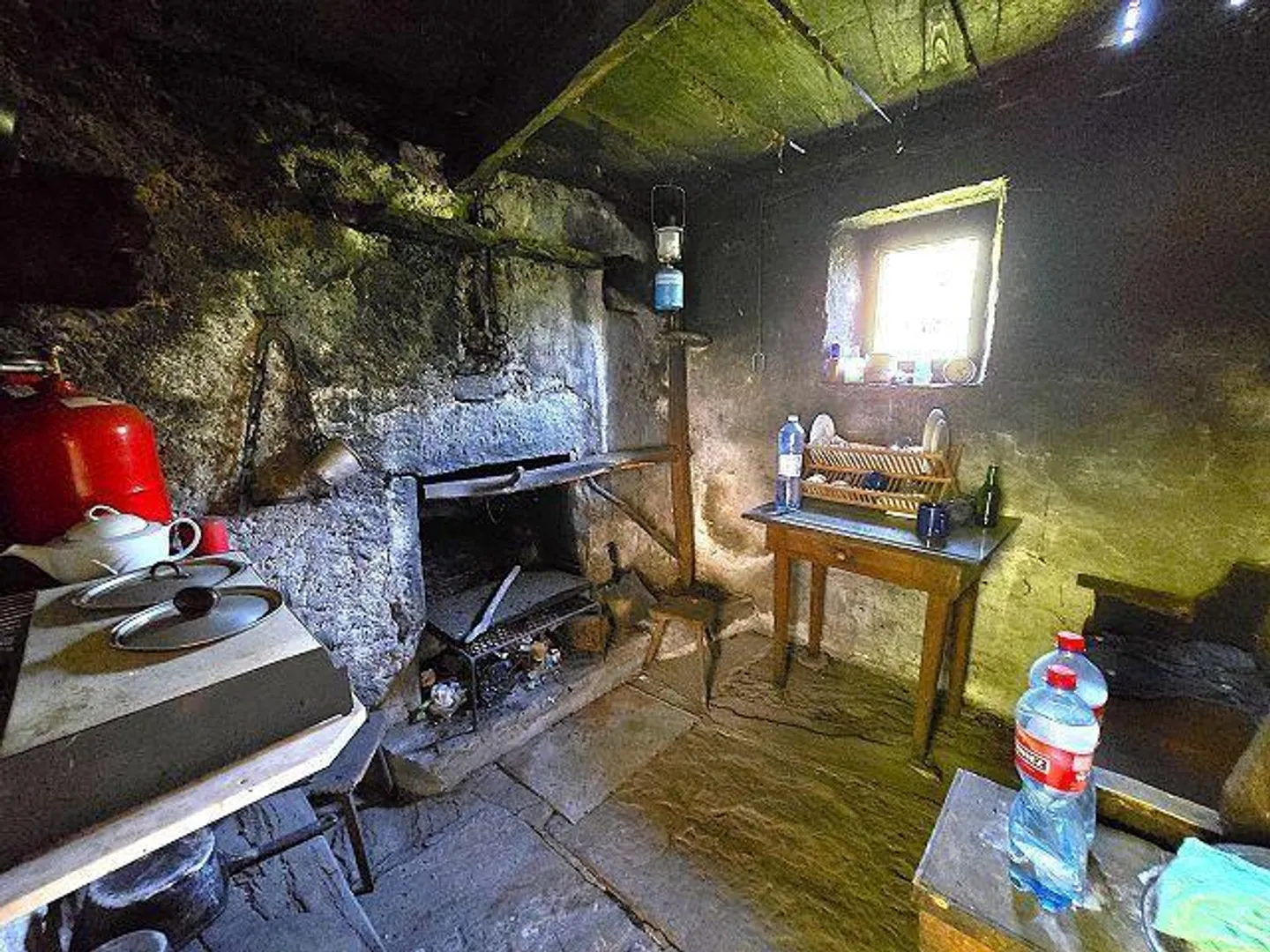 4 Ställe zu renovieren mit großem Grundstück, Seeblick, in einer Position... - Foto 3 von 27