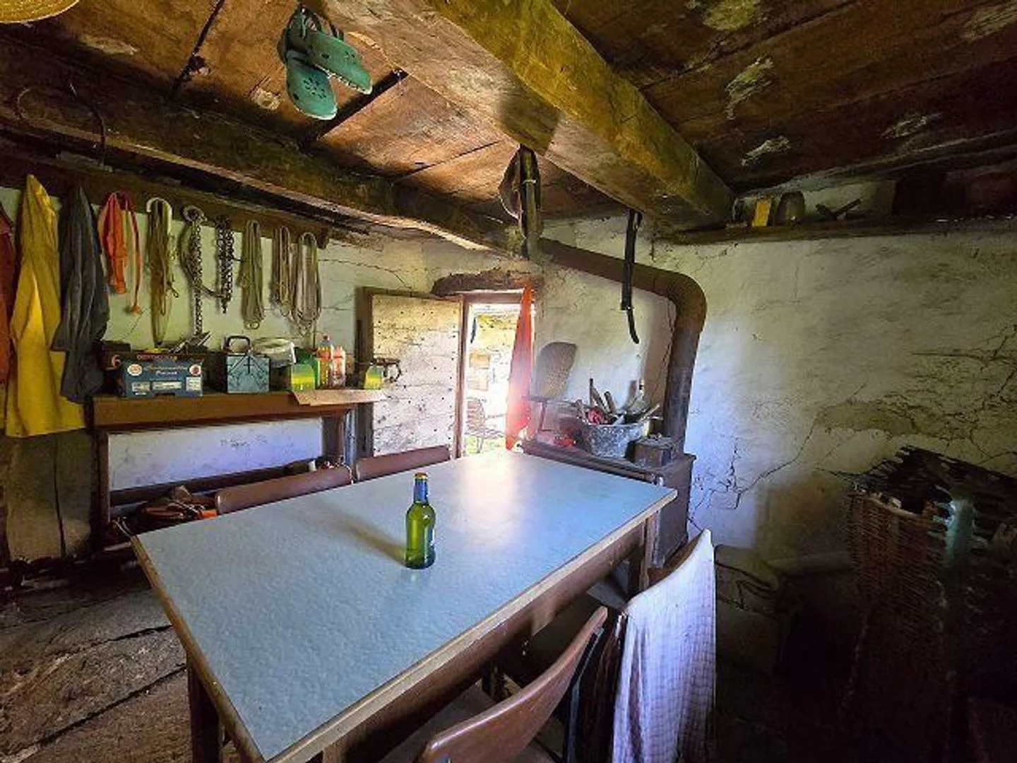 4 Ställe zu renovieren mit großem Grundstück, Seeblick, in einer Position... - Foto 6 von 27