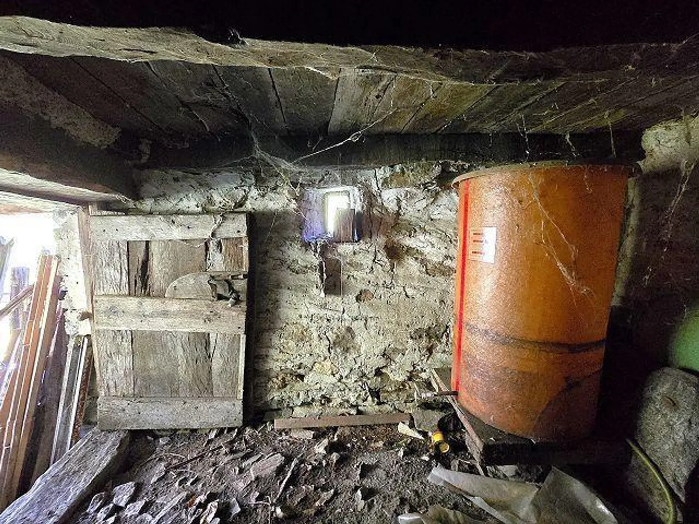 4 Ställe zu renovieren mit großem Grundstück, Seeblick, in einer Position... - Foto 9 von 27
