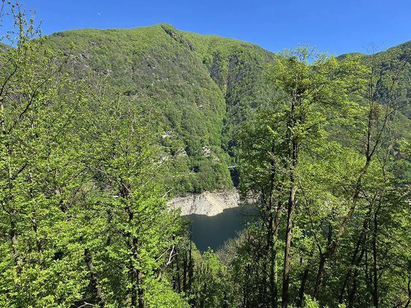 4 Ställe zu renovieren mit großem Grundstück, Seeblick, in einer Position... - Foto 14 von 27