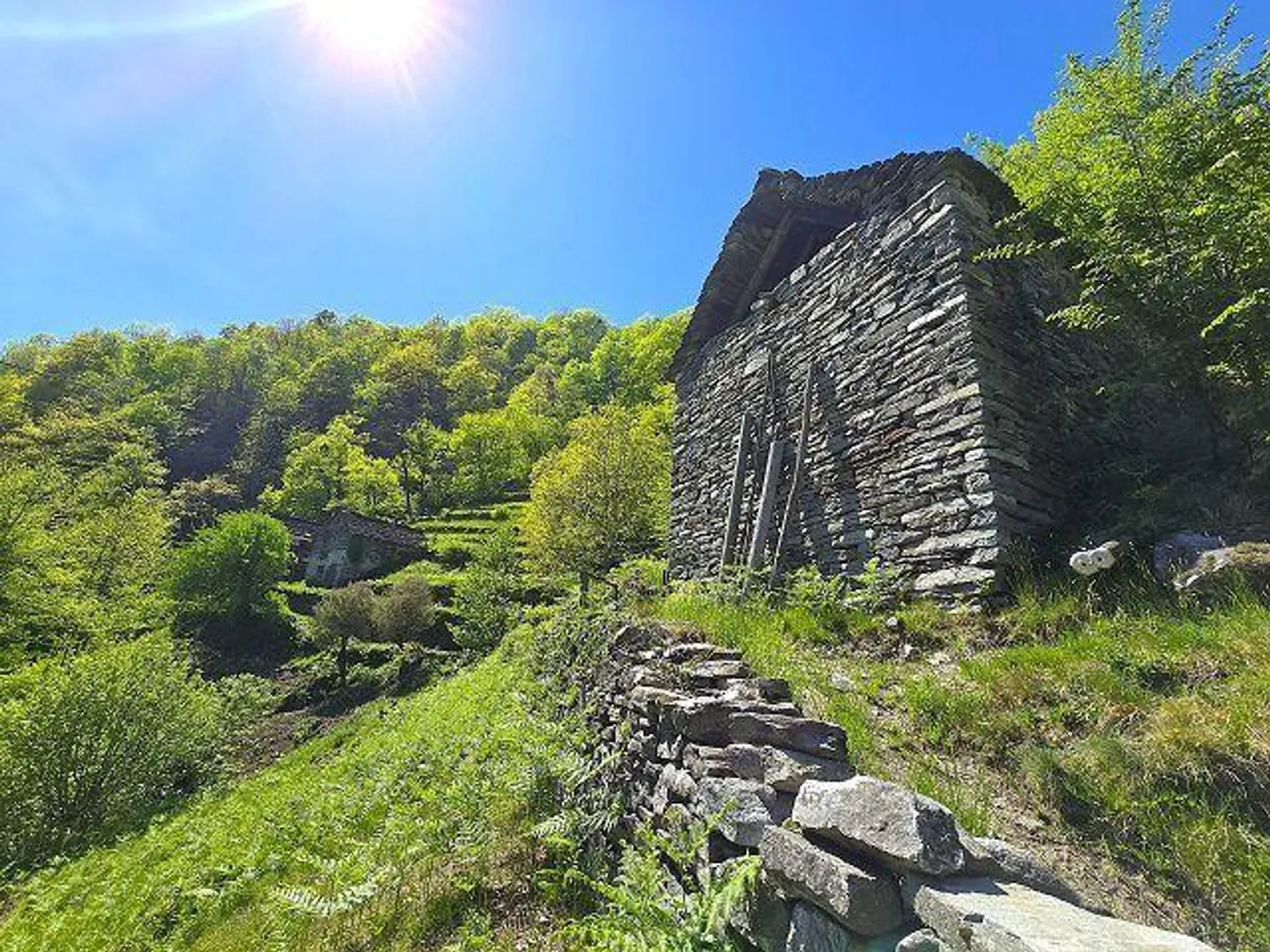 4 Ställe zu renovieren mit großem Grundstück, Seeblick, in einer Position... - Foto 19 von 27