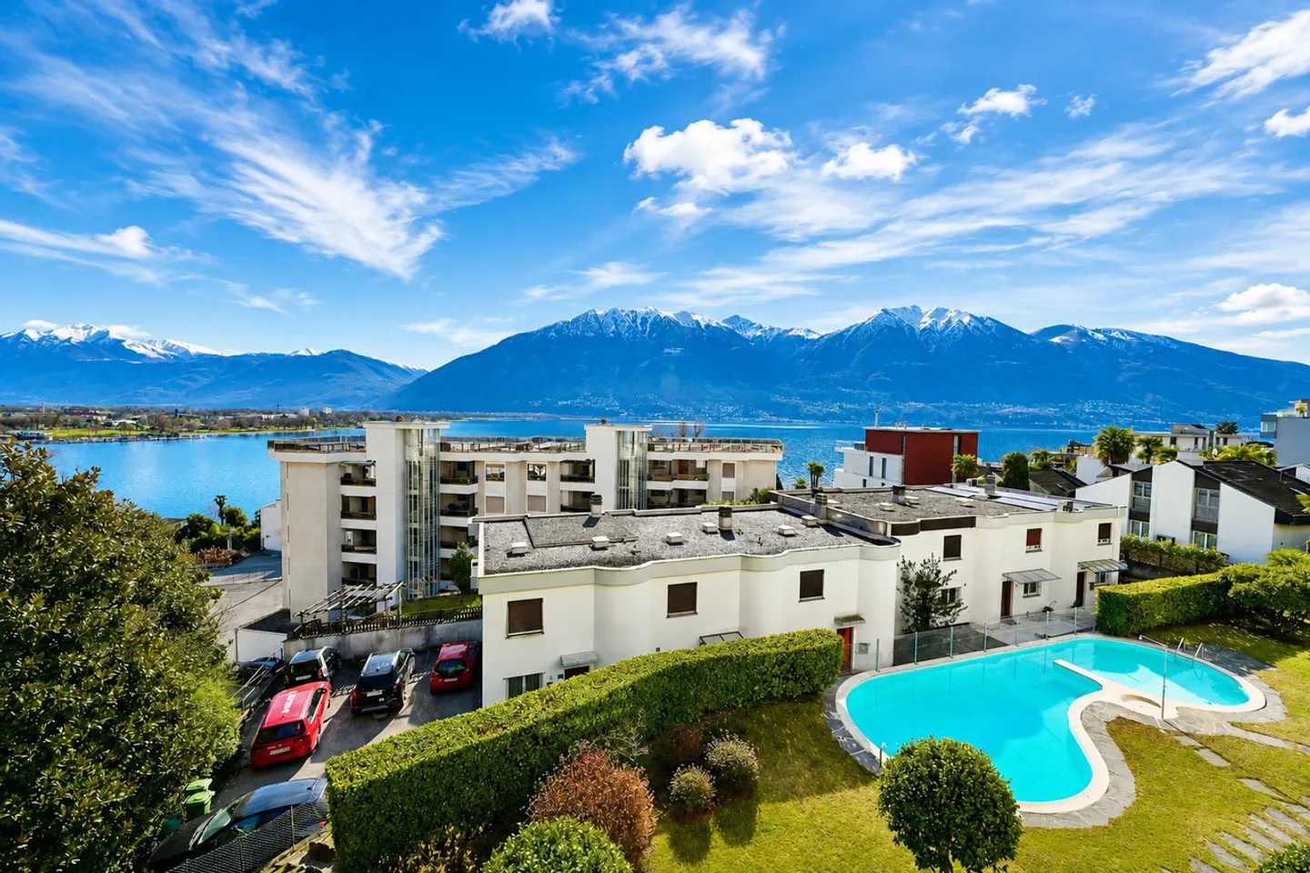 Résidence secondaire ou principale : vue sur le lac, grands espaces et piscine - Photo 1 sur 14