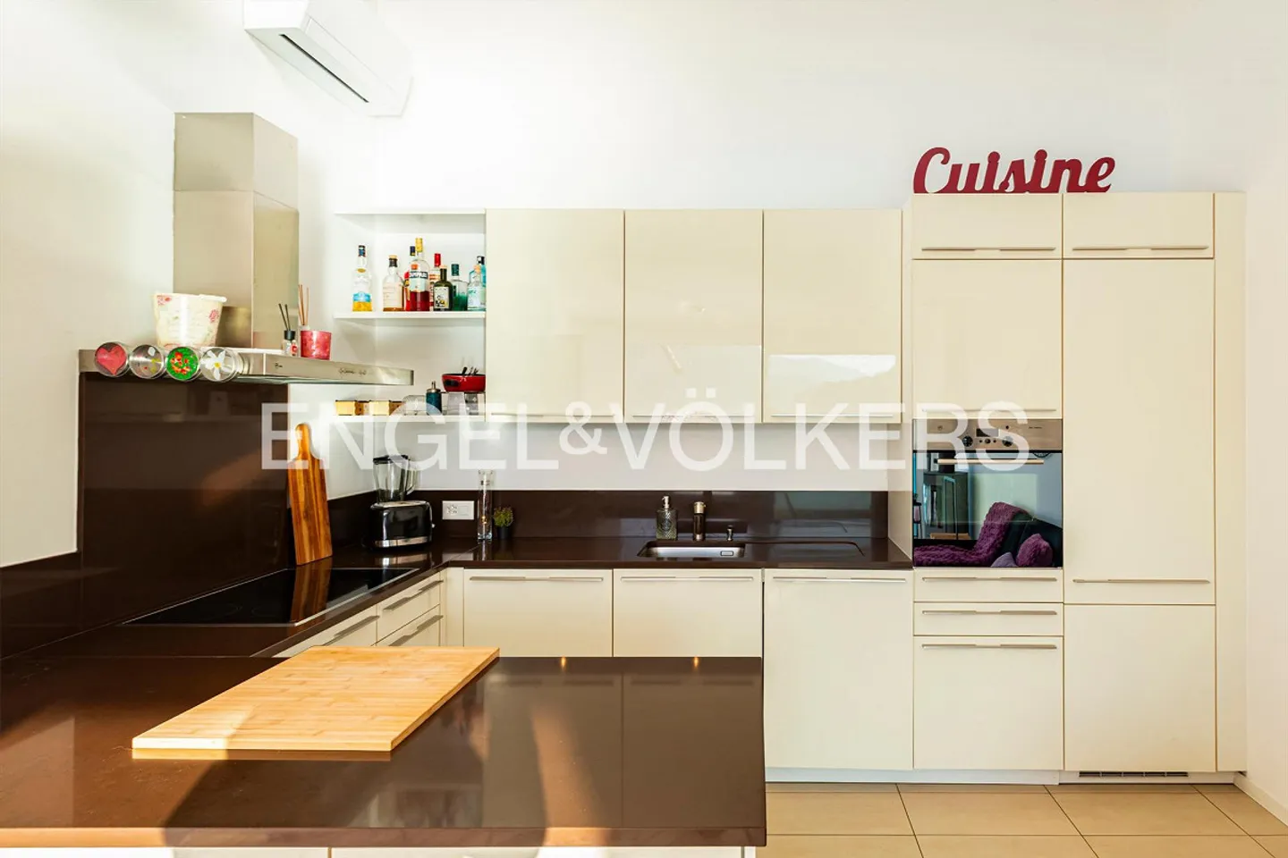 Magnifique maison directement au bord du lac avec quai privé - Photo 6 sur 17