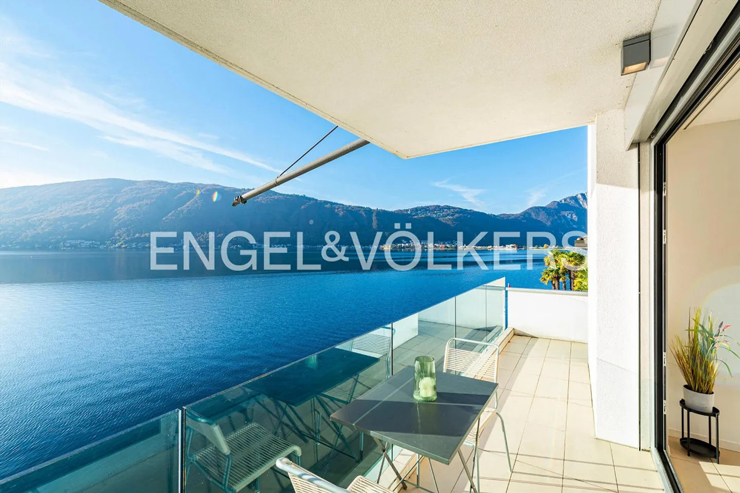 Magnifique maison directement au bord du lac avec quai privé - Photo 7 sur 17