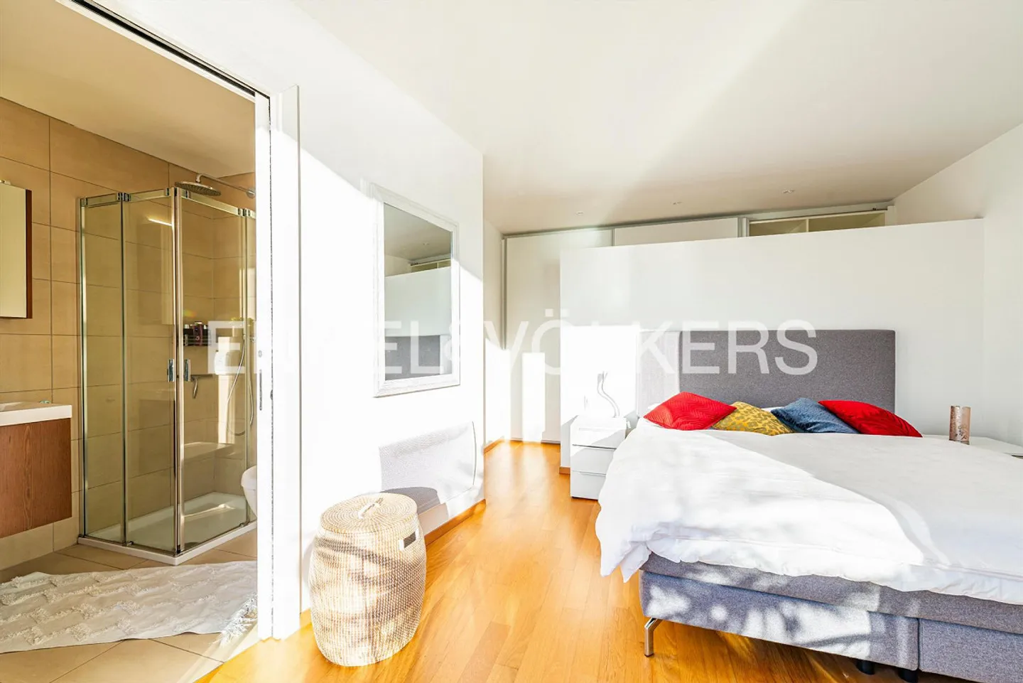 Magnifique maison directement au bord du lac avec quai privé - Photo 9 sur 17