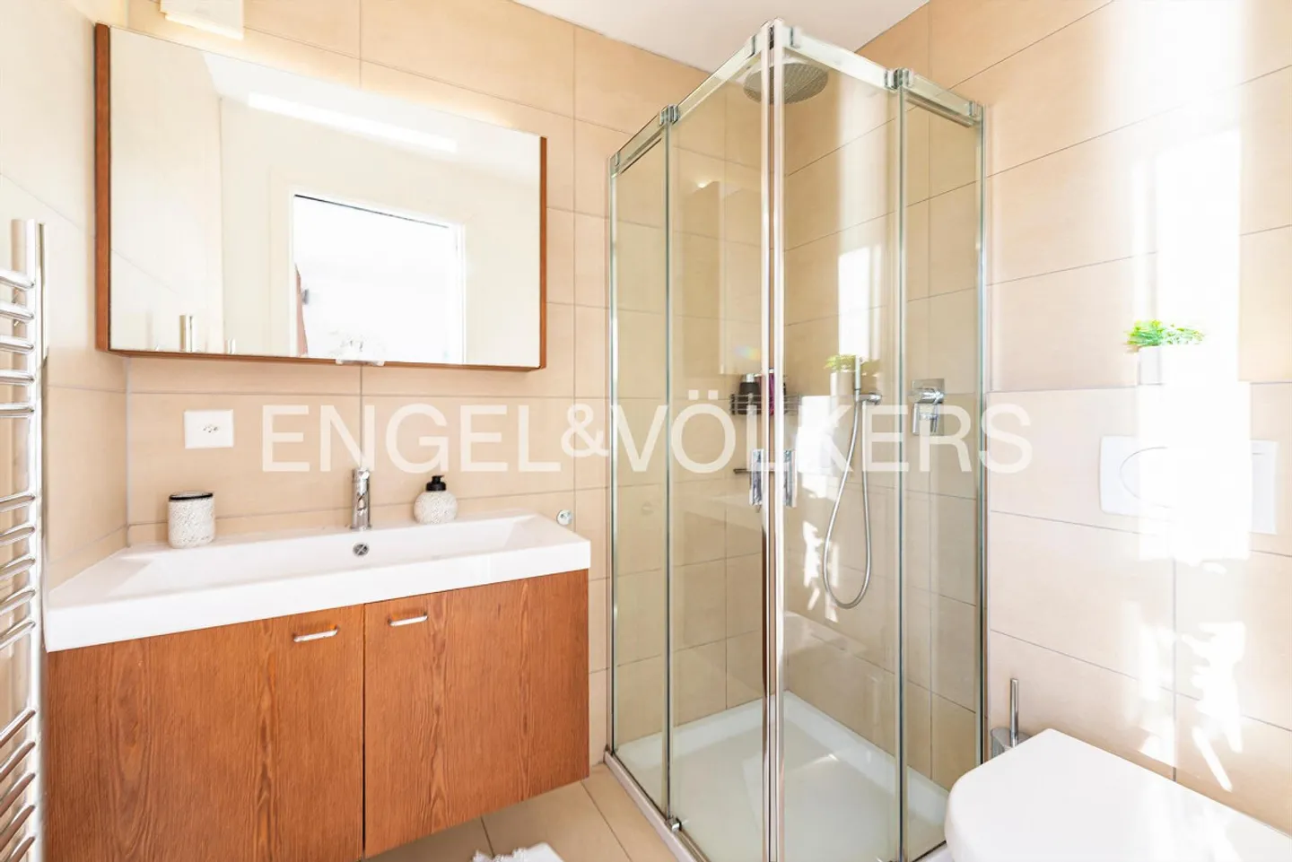 Magnifique maison directement au bord du lac avec quai privé - Photo 10 sur 17